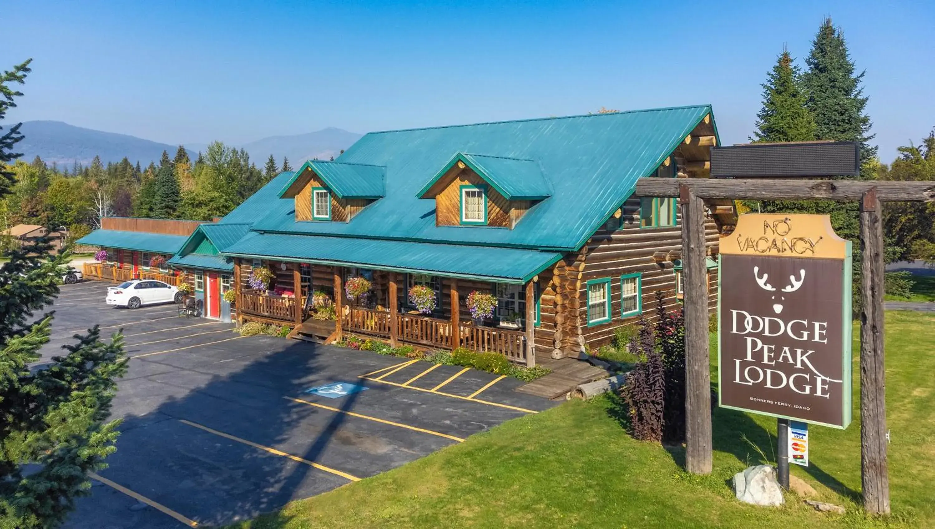 Property Building in Dodge Peak Lodge