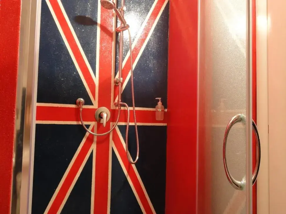 Bathroom in Pavia Ostello Bathroom in Pavia Ostello