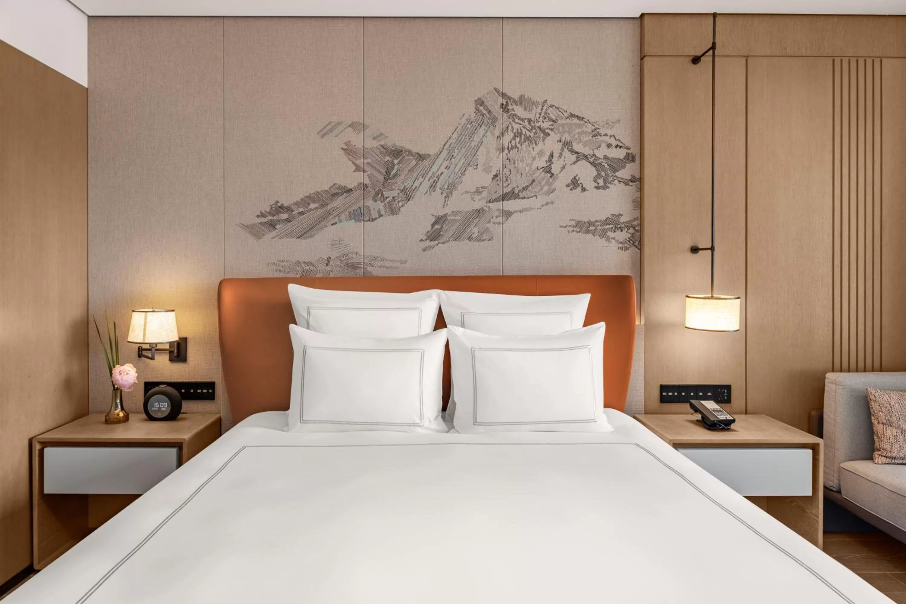 Bed in Swissotel Beijing Hong Kong Macau Center - 1 min to subway