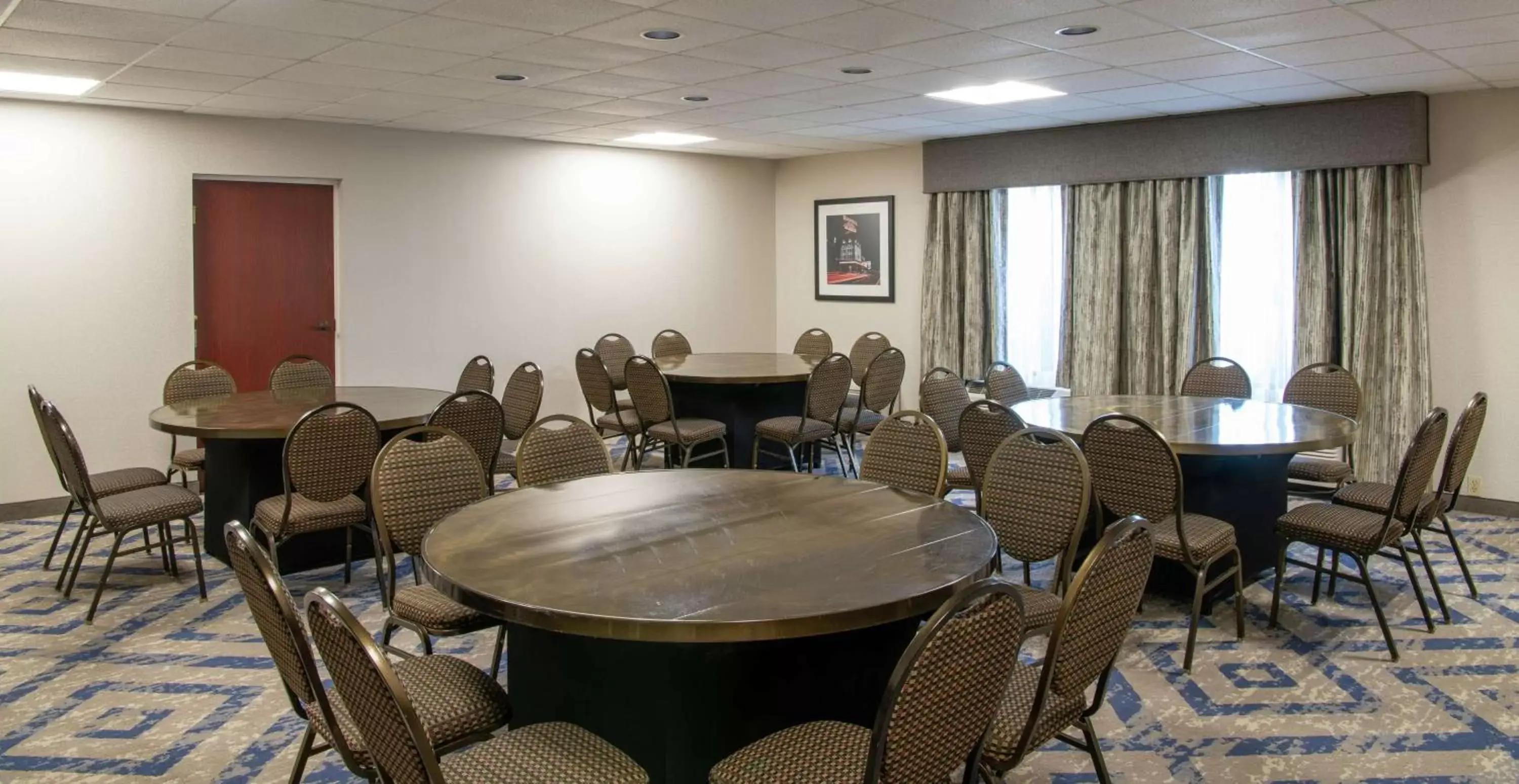 Meeting/conference room in Hampton Inn Cleveland-Solon