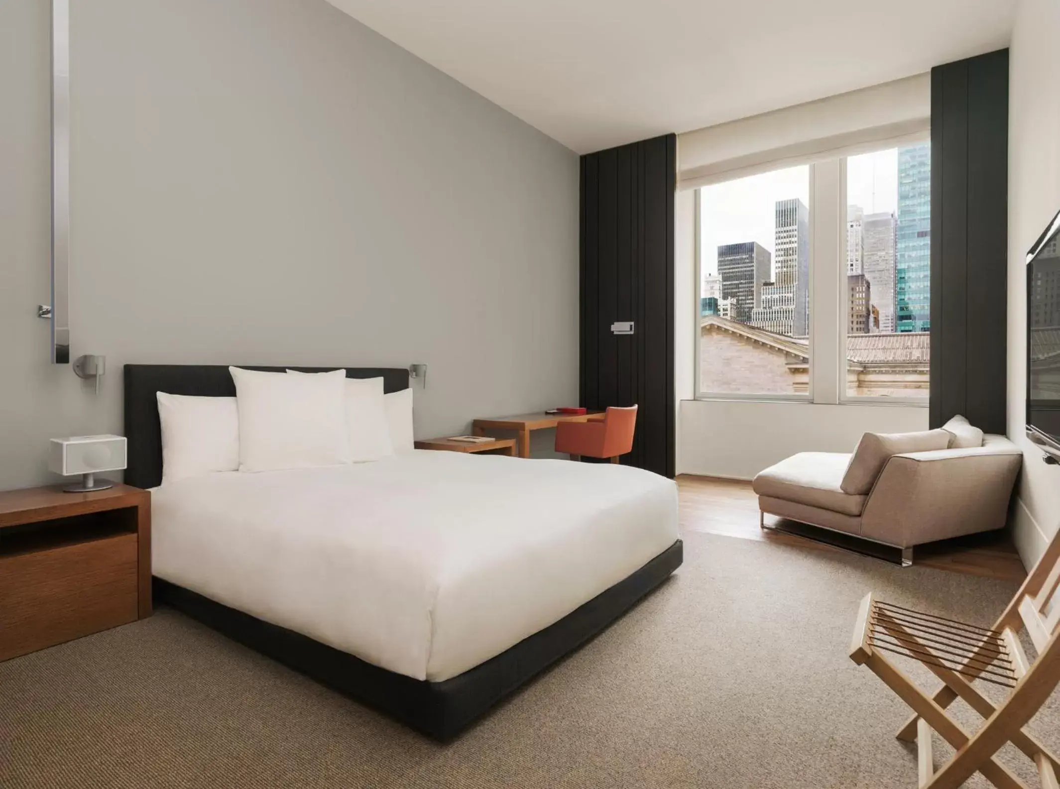 Deluxe King Room with City View in Andaz 5th Avenue-a concept by Hyatt