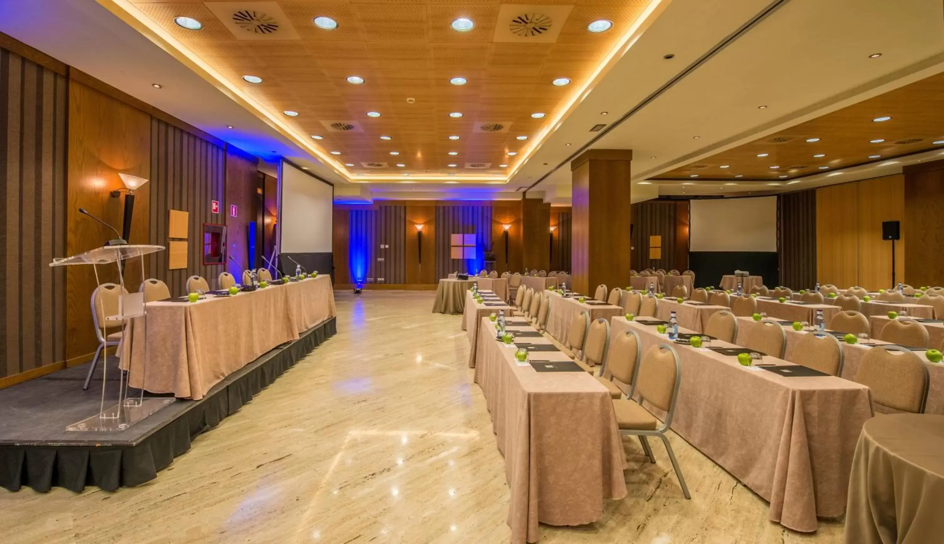 Banquet/Function facilities, Banquet Facilities in Hotel Cordoba Center