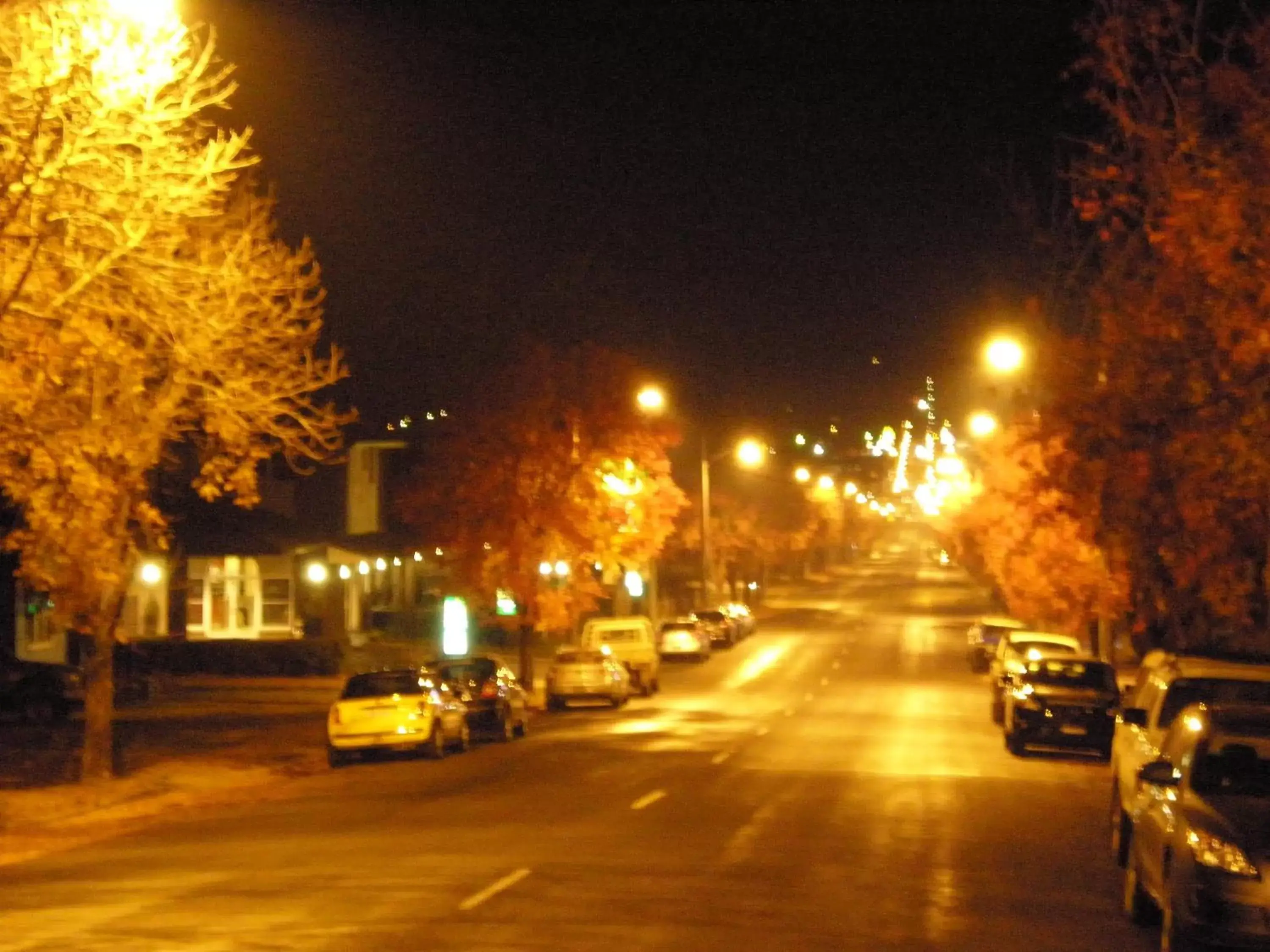 Night in White Lanterns Motel