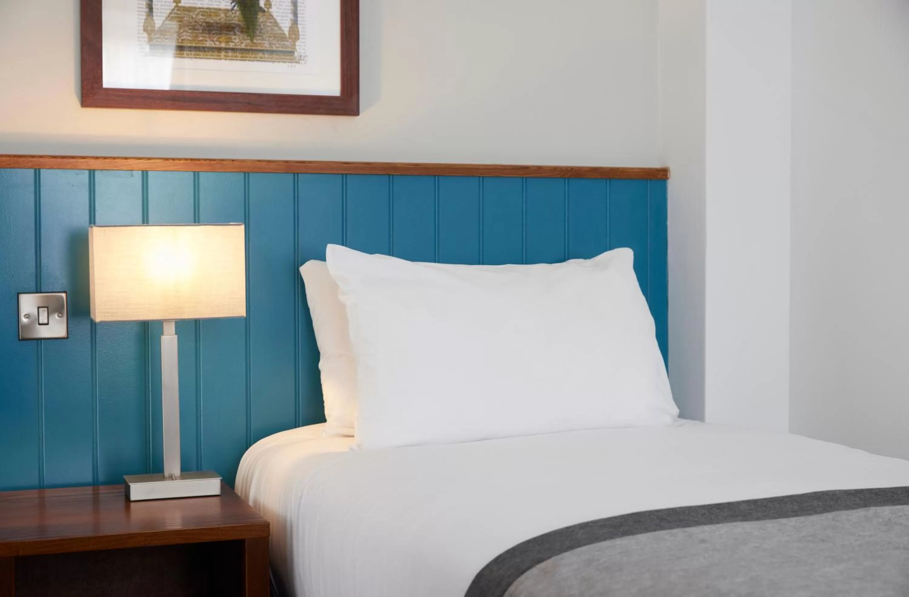 Bed in Highwayman By Greene King Inn