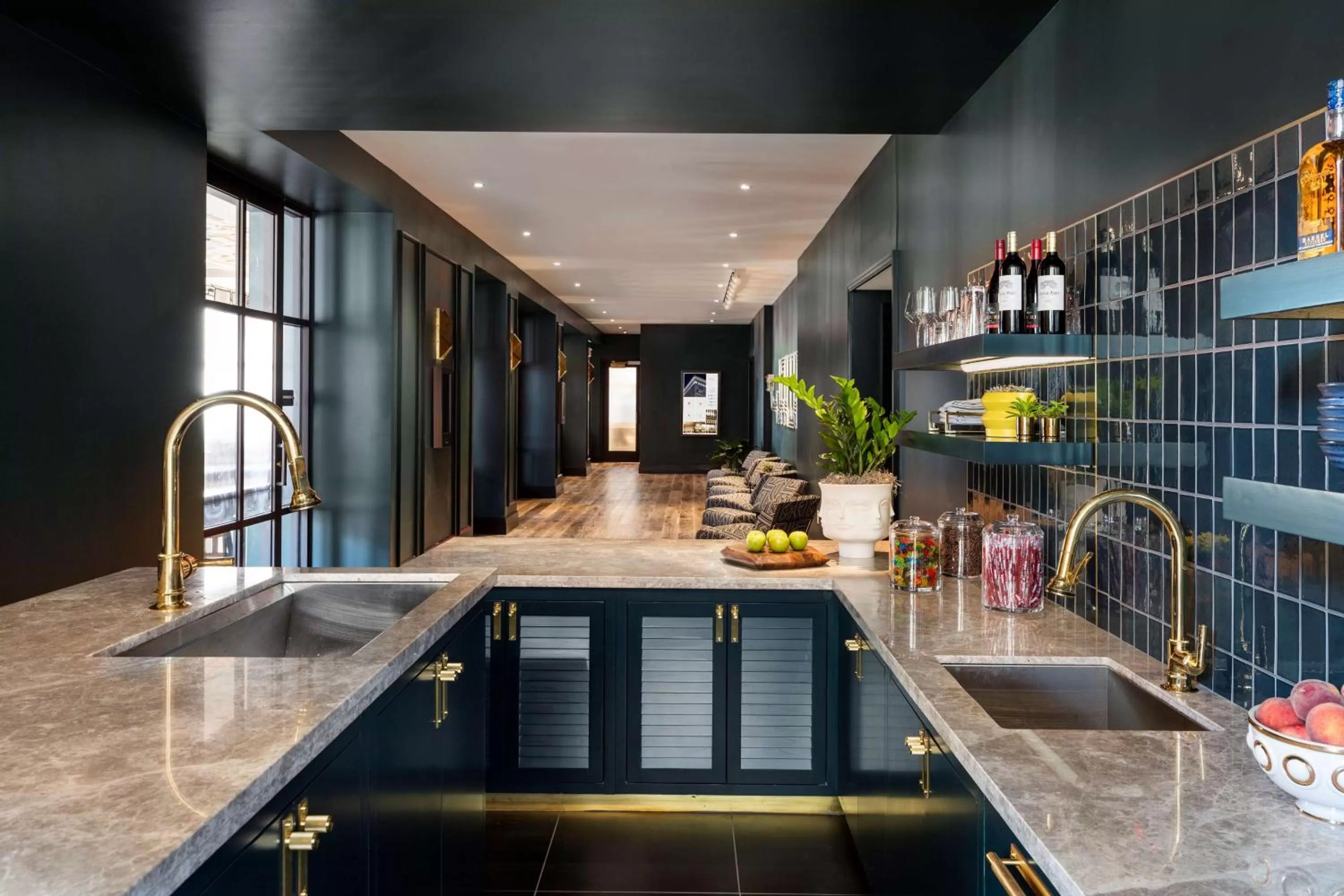 Dining area in Canopy By Hilton Philadelphia Center City