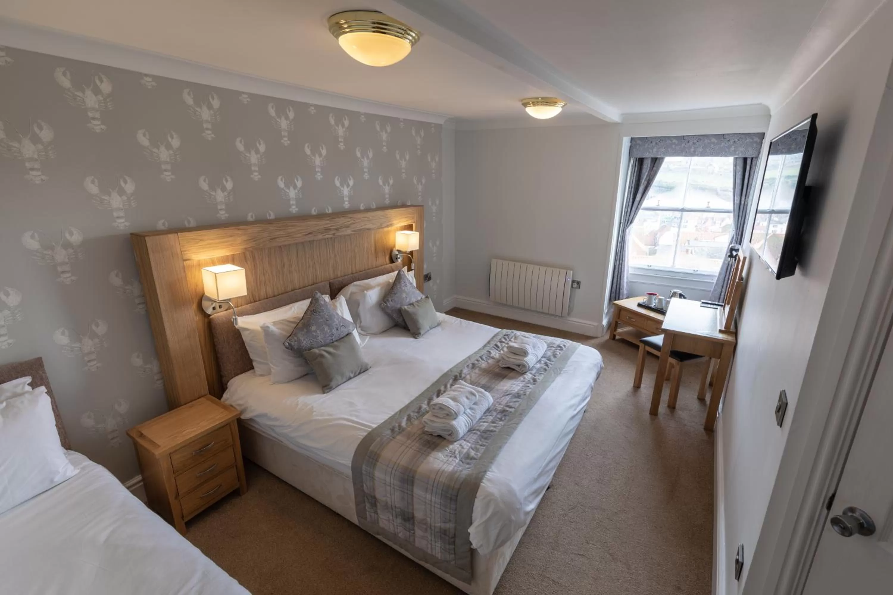 Photo of the whole room, Bed in The Resolution Hotel