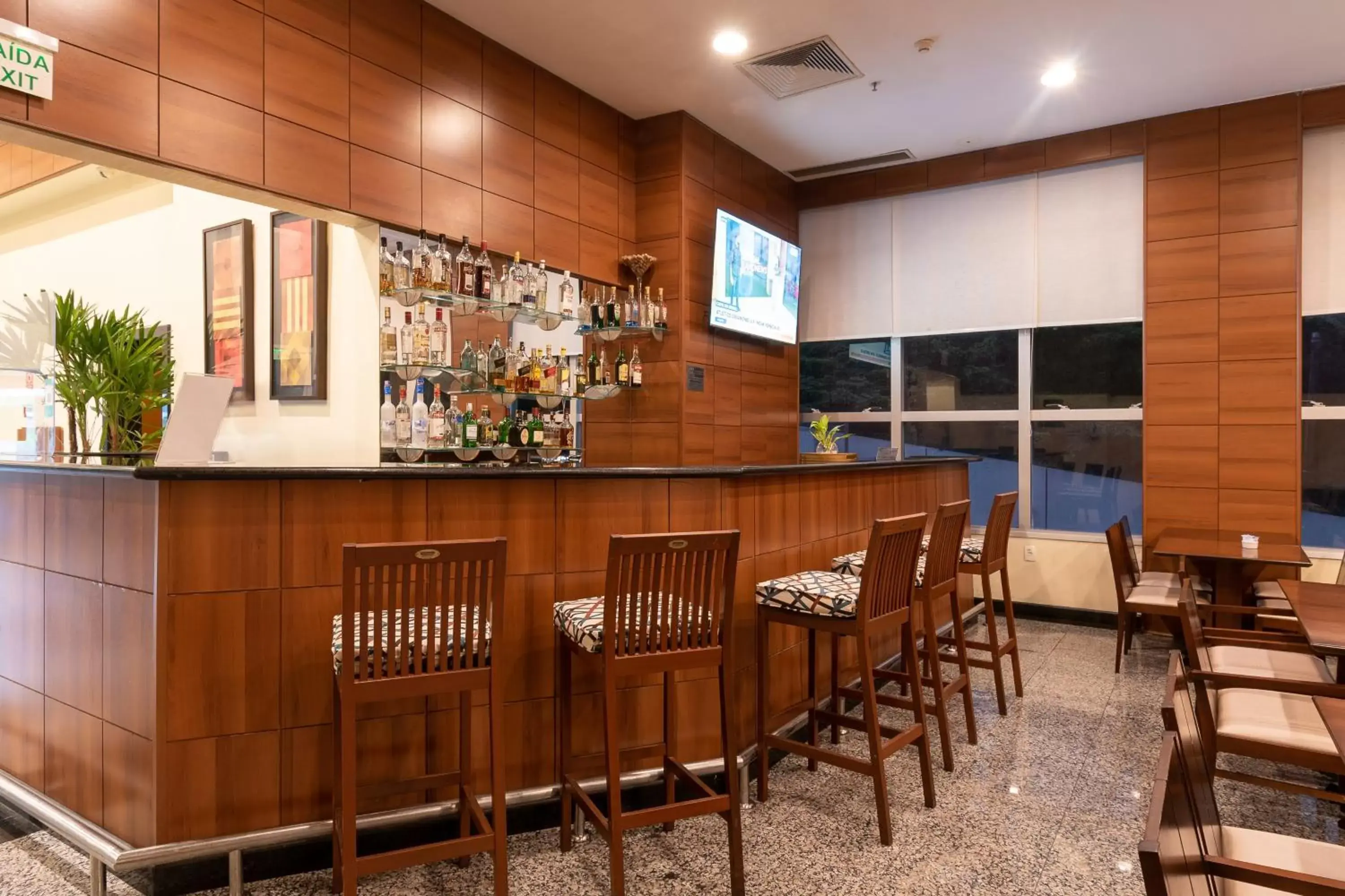 Lounge or bar in Holiday Inn Manaus by IHG Lounge or bar in Holiday Inn Manaus by IHG