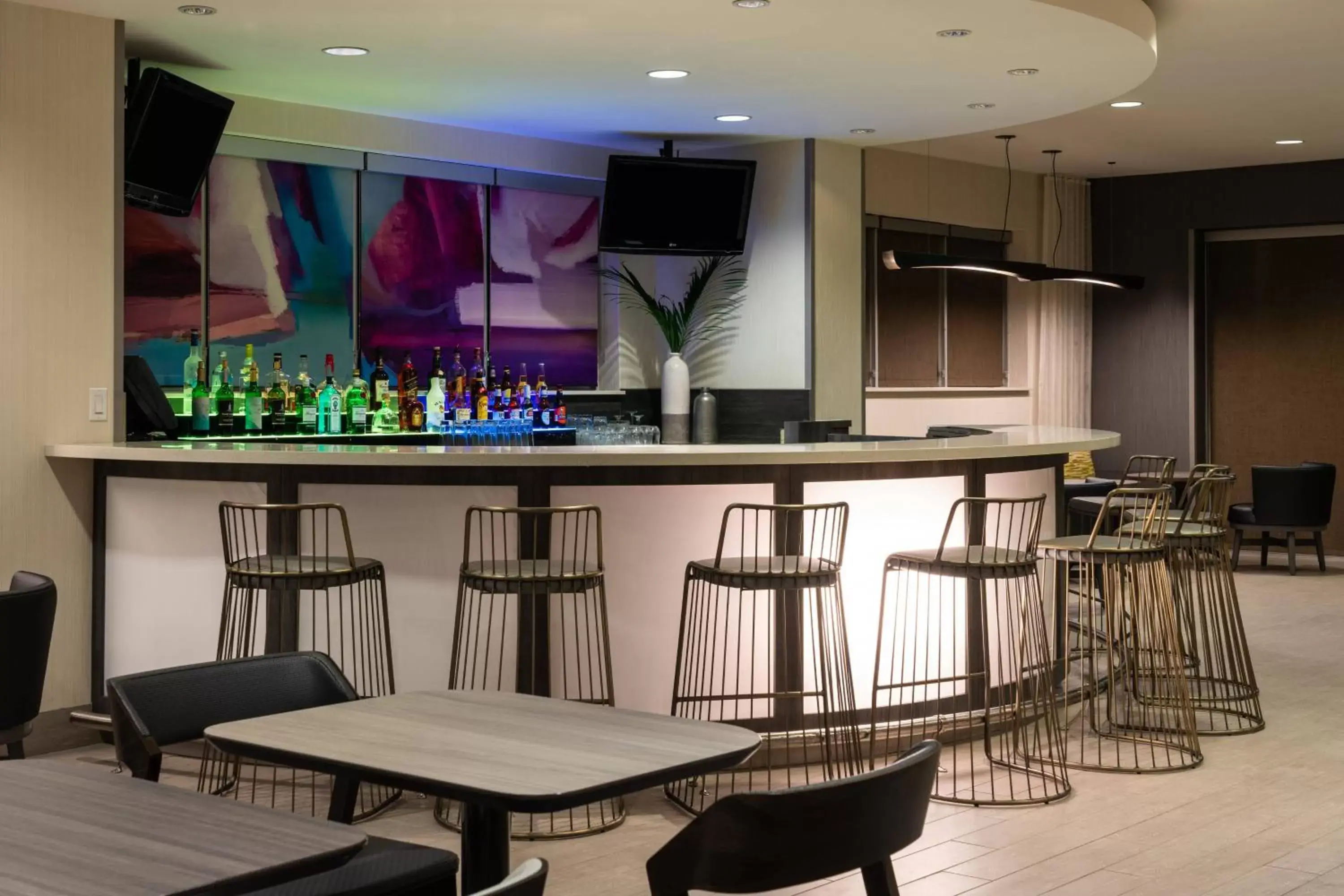 Restaurant/places to eat, Lounge/Bar in SpringHill Suites Miami Downtown/Medical Center