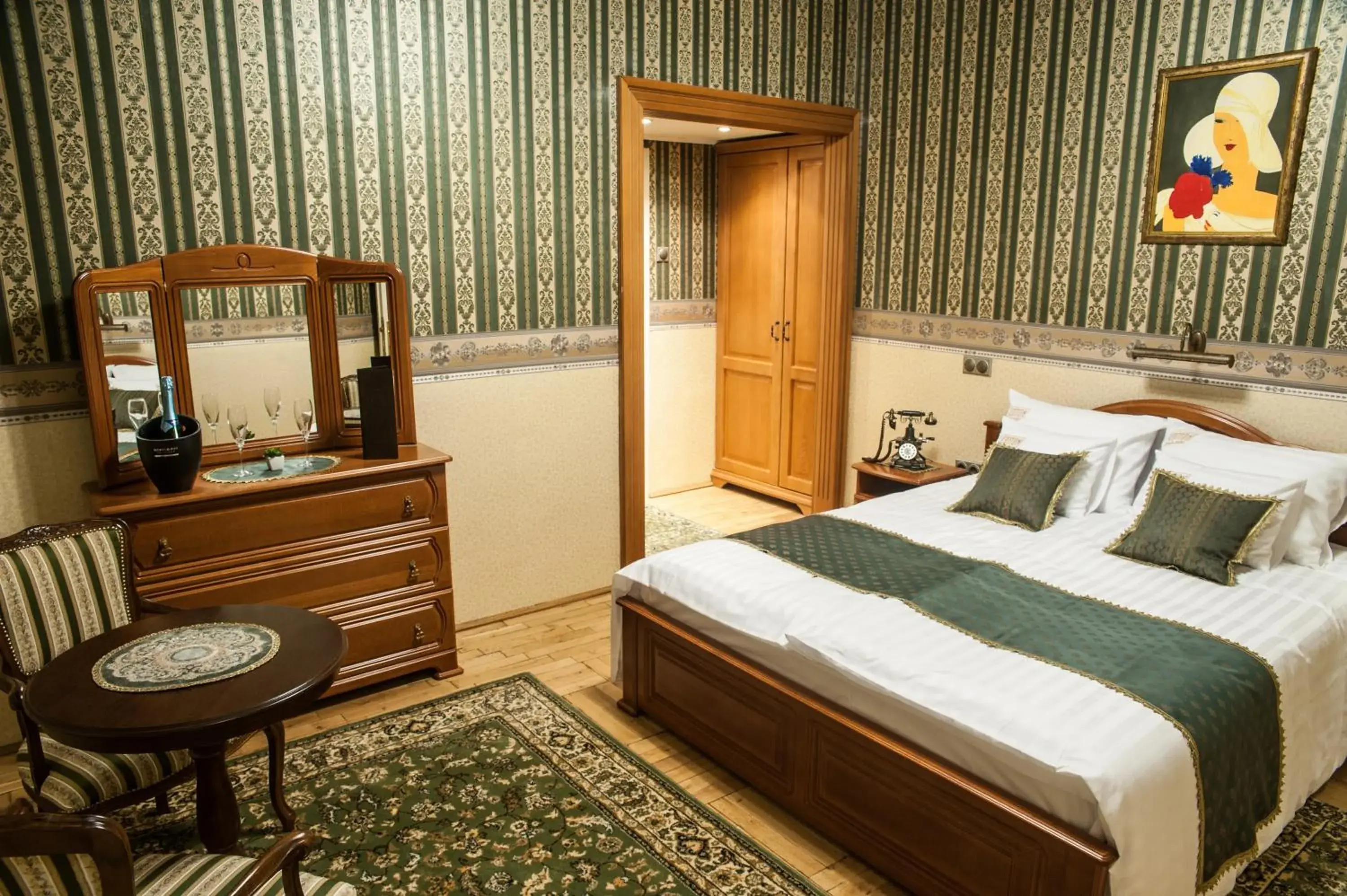 Photo of the whole room, Bed in Cotton House Budapest