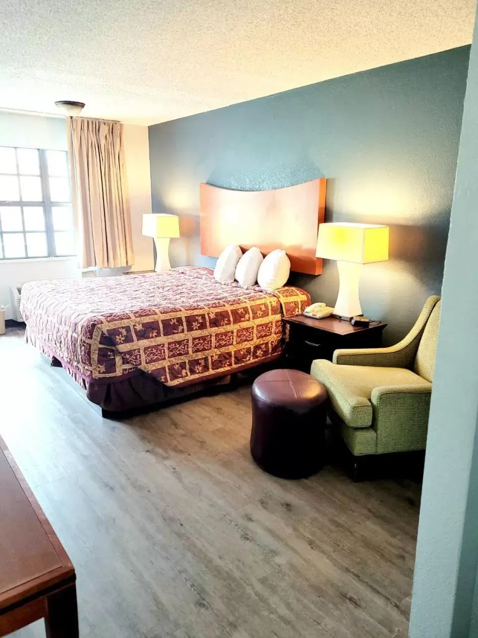 Photo of the whole room, Bed in Best Price Motel & Suites