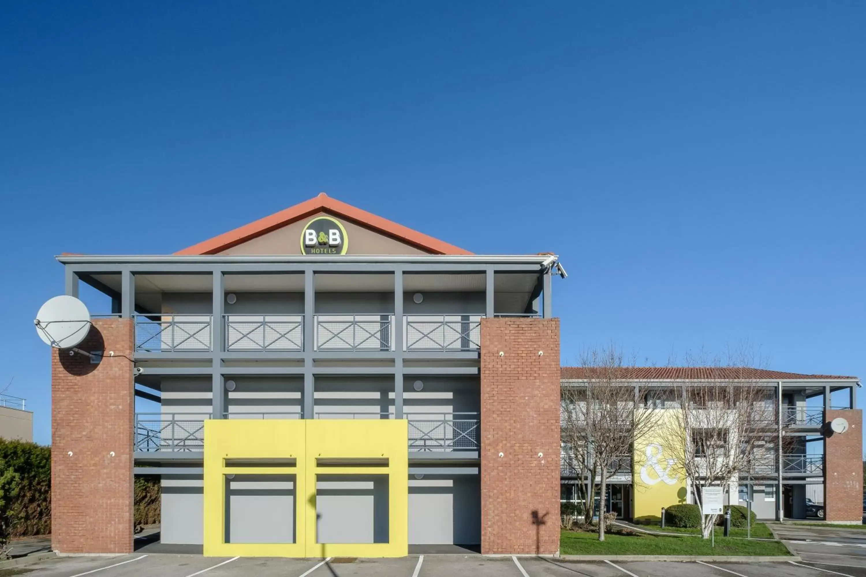 Facade/entrance, Property Building in B&B HOTEL CALAIS Coquelles Tunnel sous La Manche