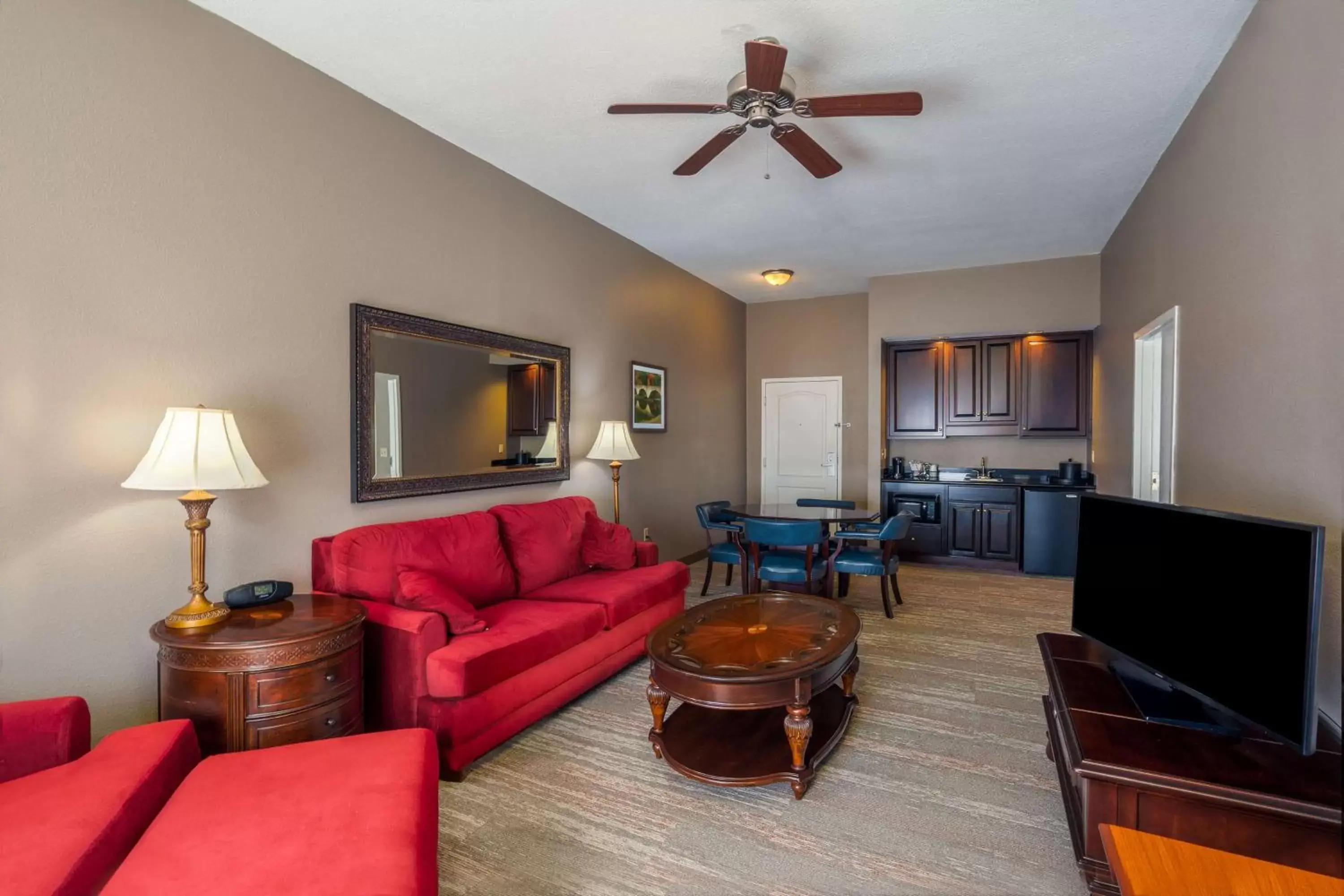 Living room, Seating Area in Hampton Inn London-North, Ky