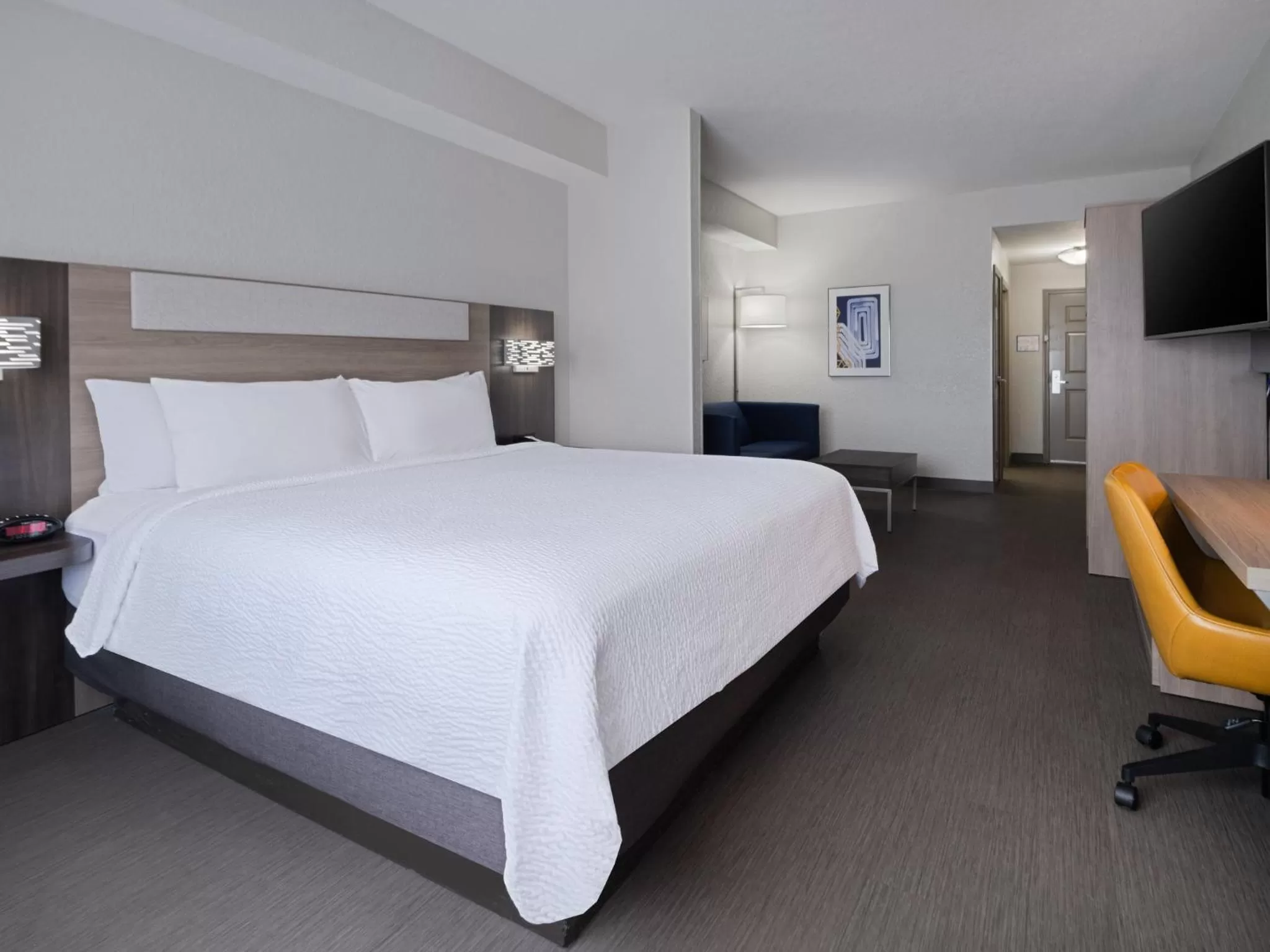 Photo of the whole room, Bed in Holiday Inn Express & Suites Lakeland North I-4 by IHG