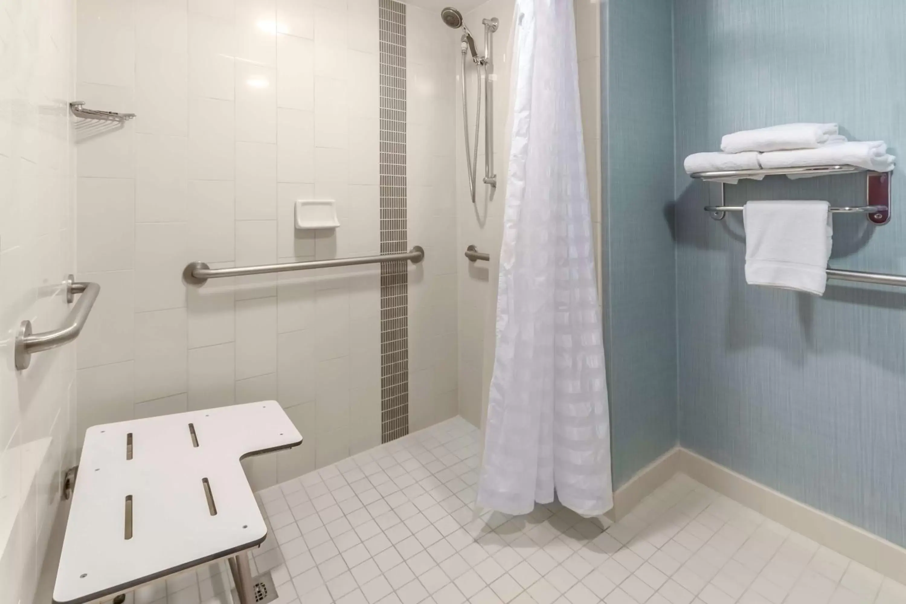 Bathroom in Hyatt Place Charlotte Airport Billy Graham Parkway