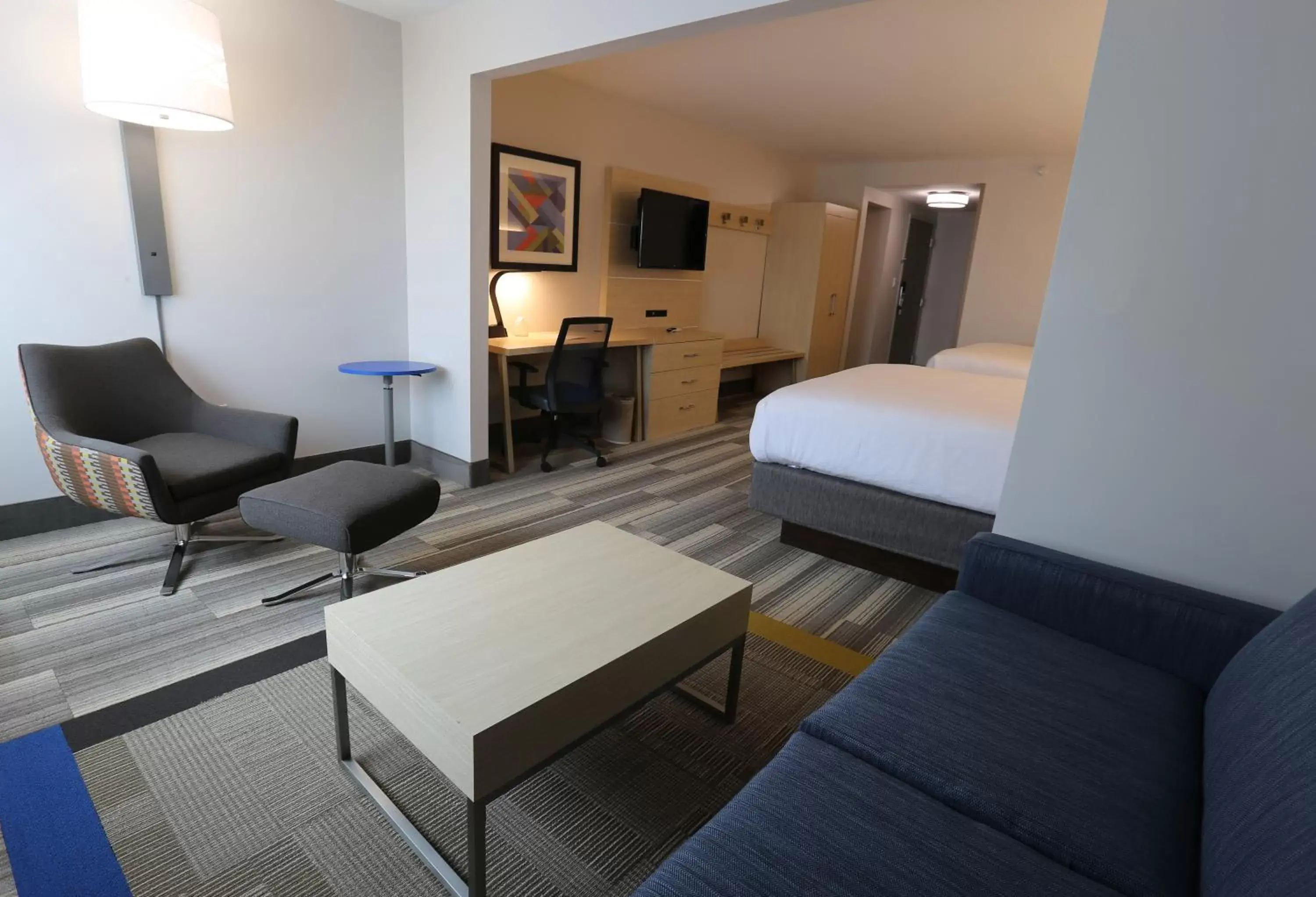 Photo of the whole room, Bed in Holiday Inn Express - Biloxi - Beach Blvd by IHG Photo of the whole room, Bed in Holiday Inn Express - Biloxi - Beach Blvd by IHG