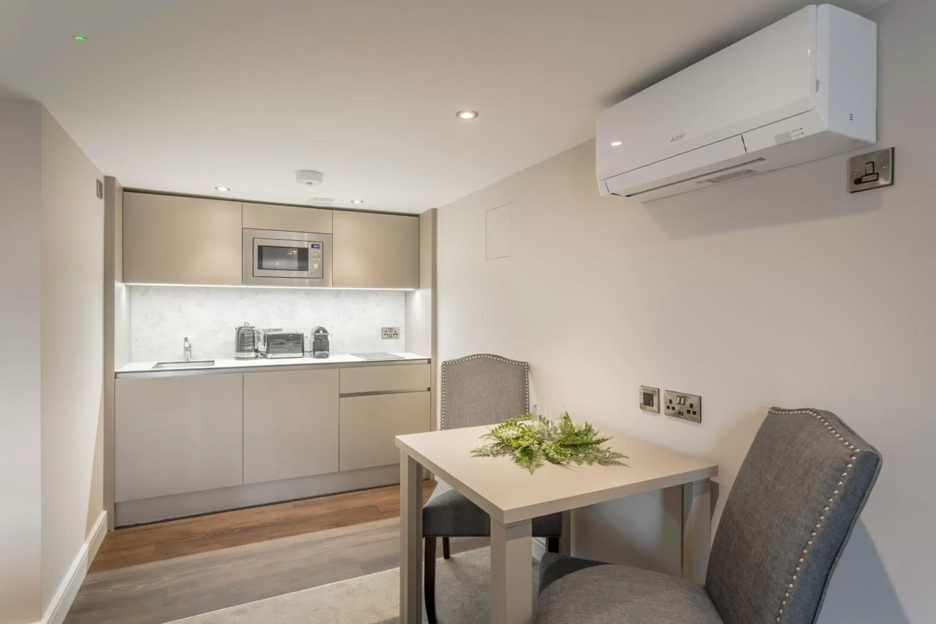 Kitchen or kitchenette, Kitchen/Kitchenette in Heritage Mews Nottingham