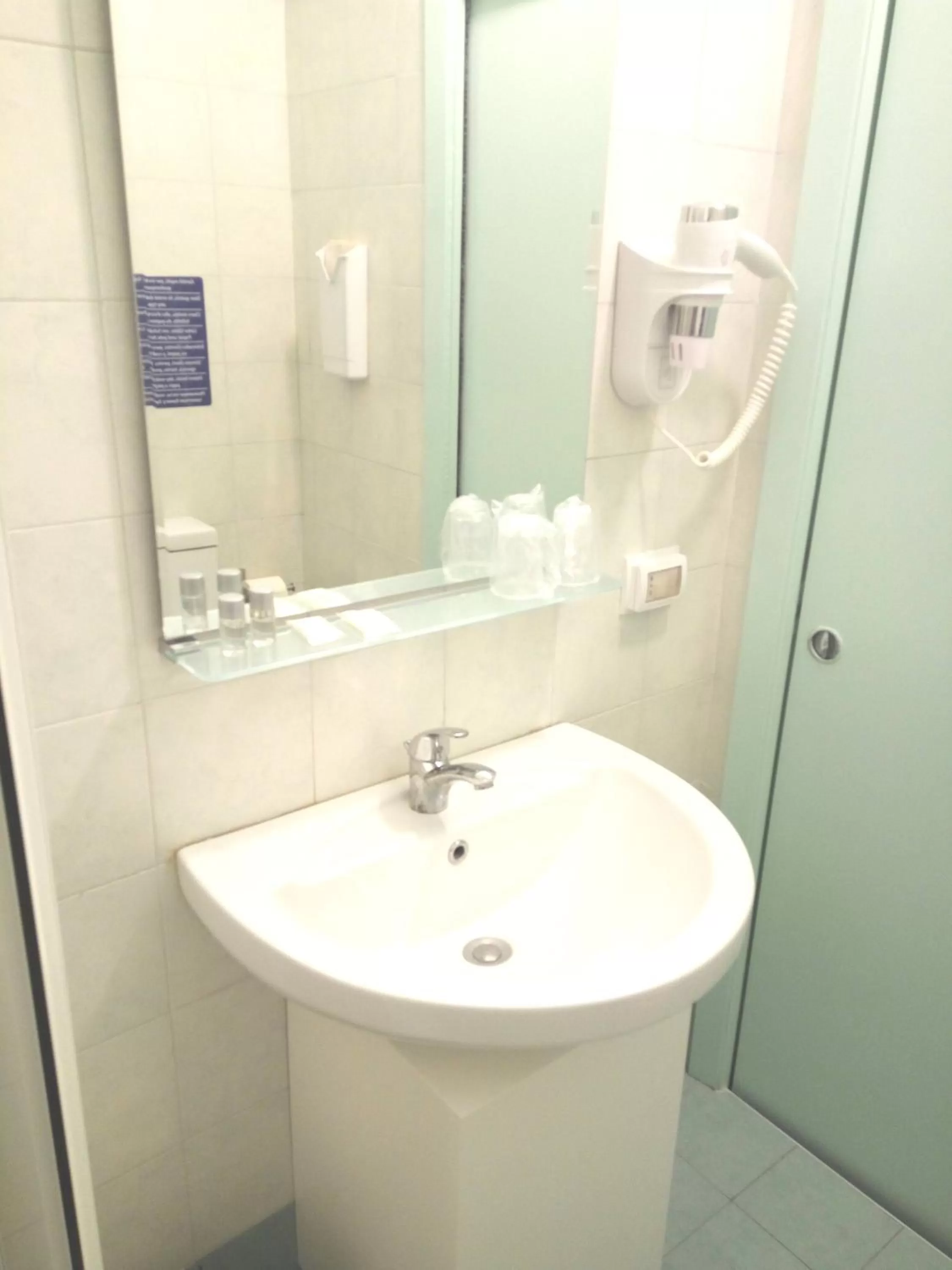 Bathroom in Michelangelo Rooms