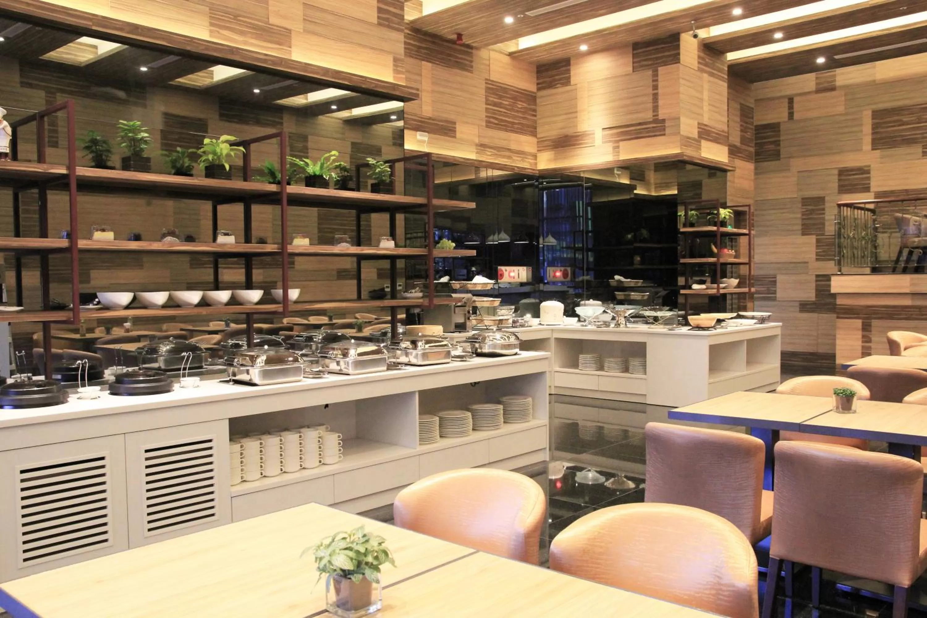 Restaurant/places to eat in Capital Hotel SongShan