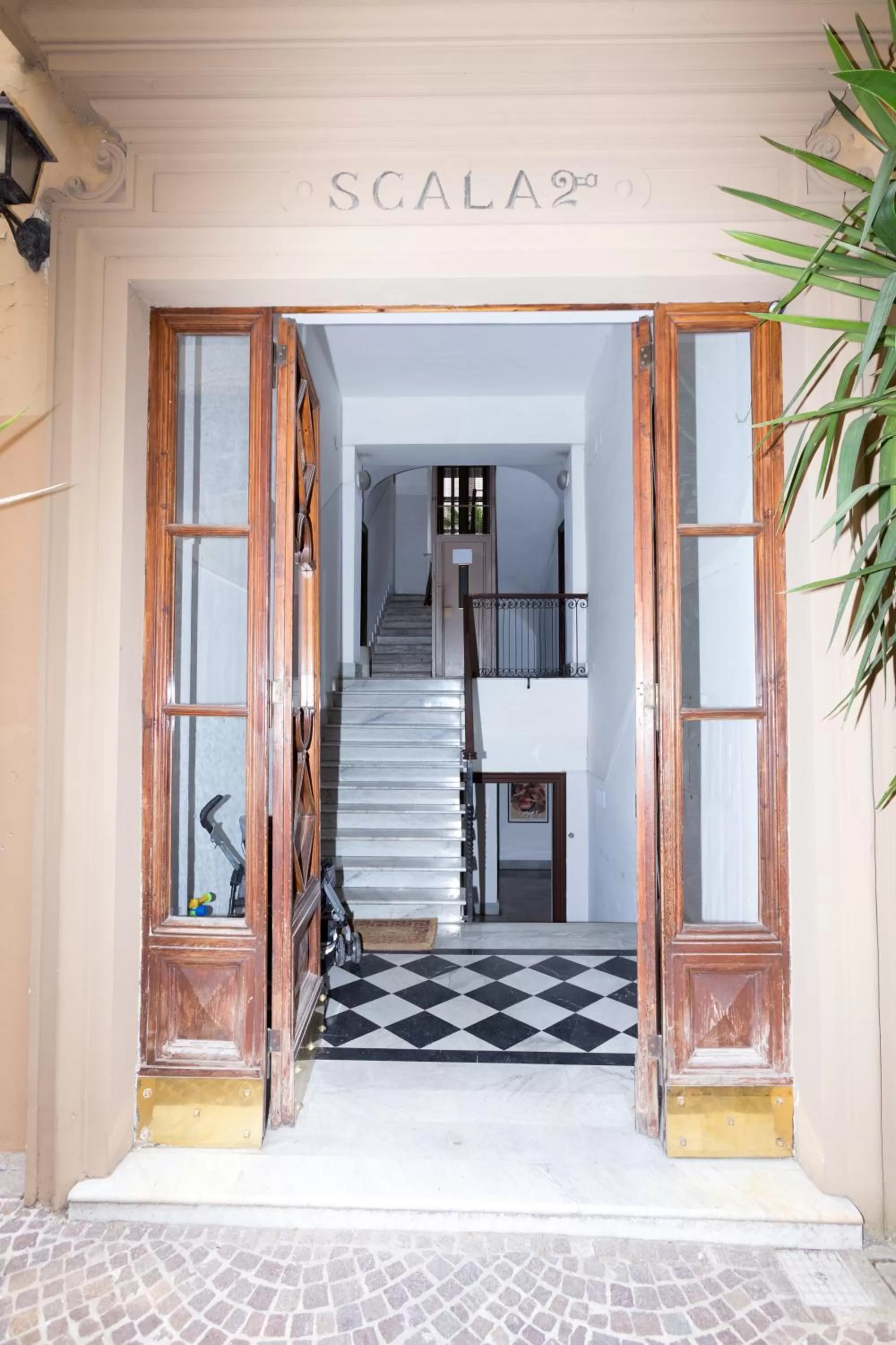 Facade/entrance in DomusAmor Colosseo