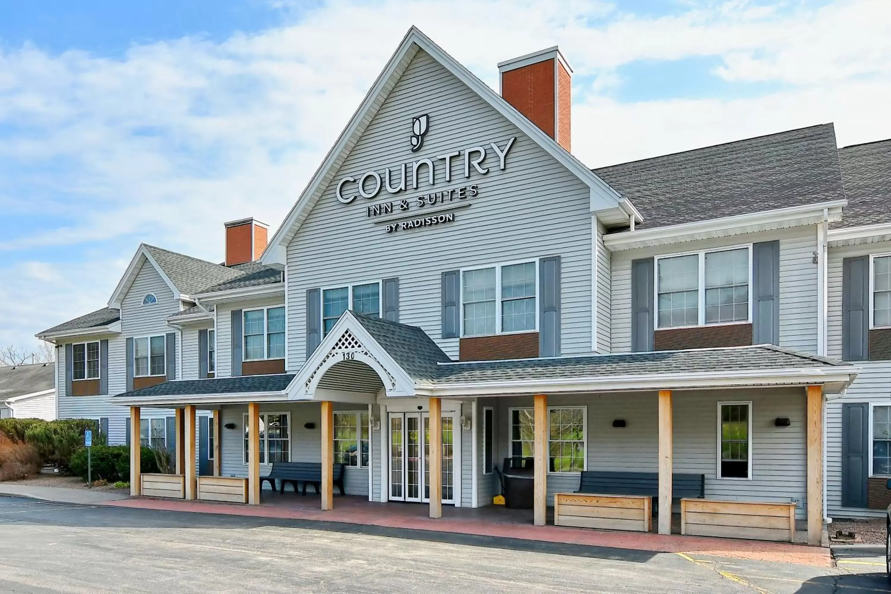 Property Building in Country Inn & Suites by Radisson, Mount Morris, NY