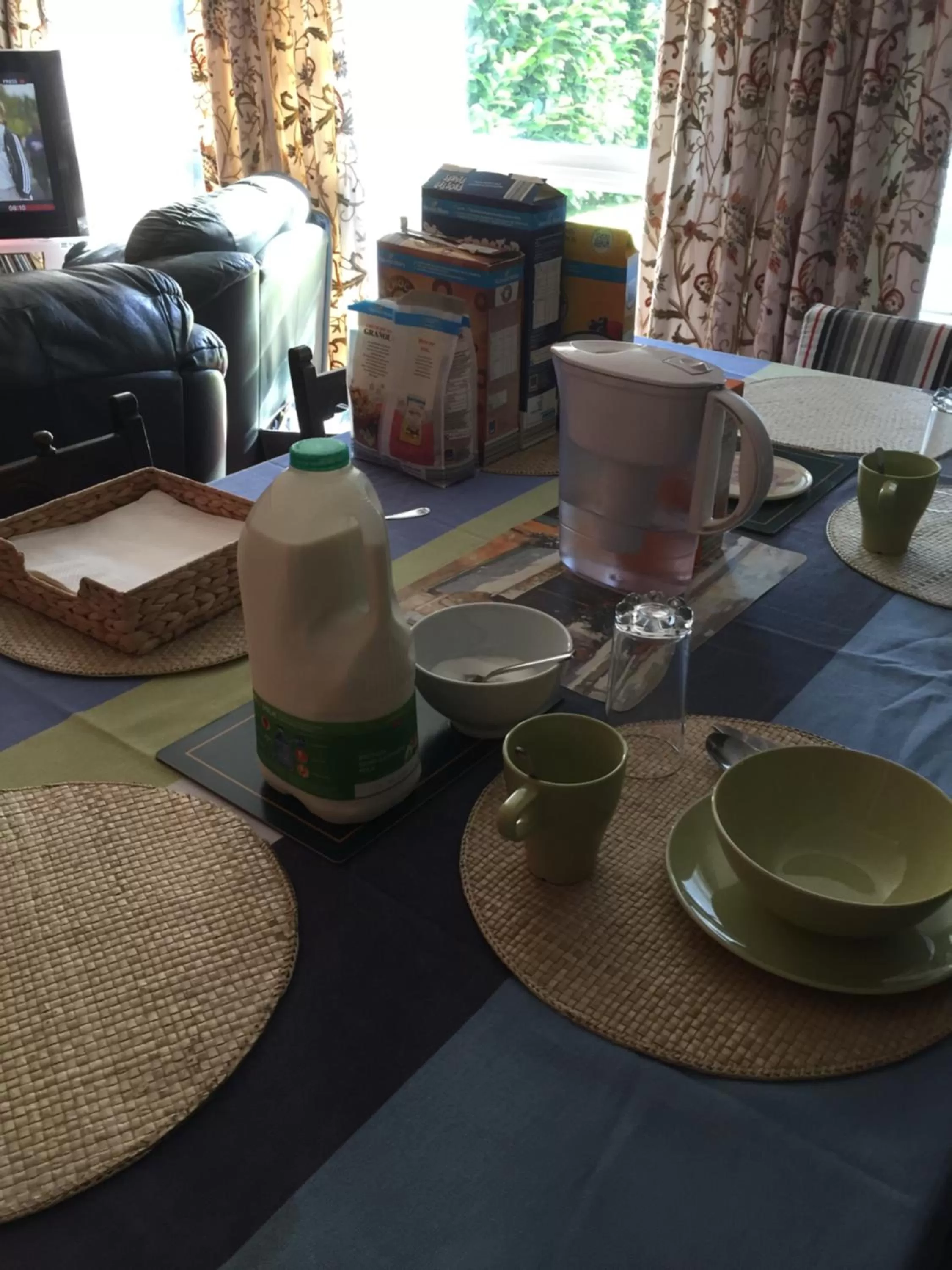 Restaurant/places to eat in Hotel 5 Ravenhurst Drive M6 J7