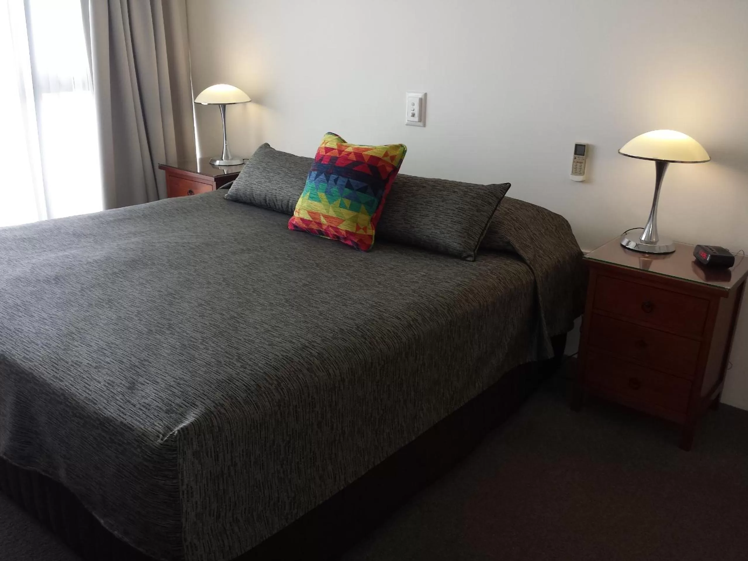 Bed in Kirribilli Apartments