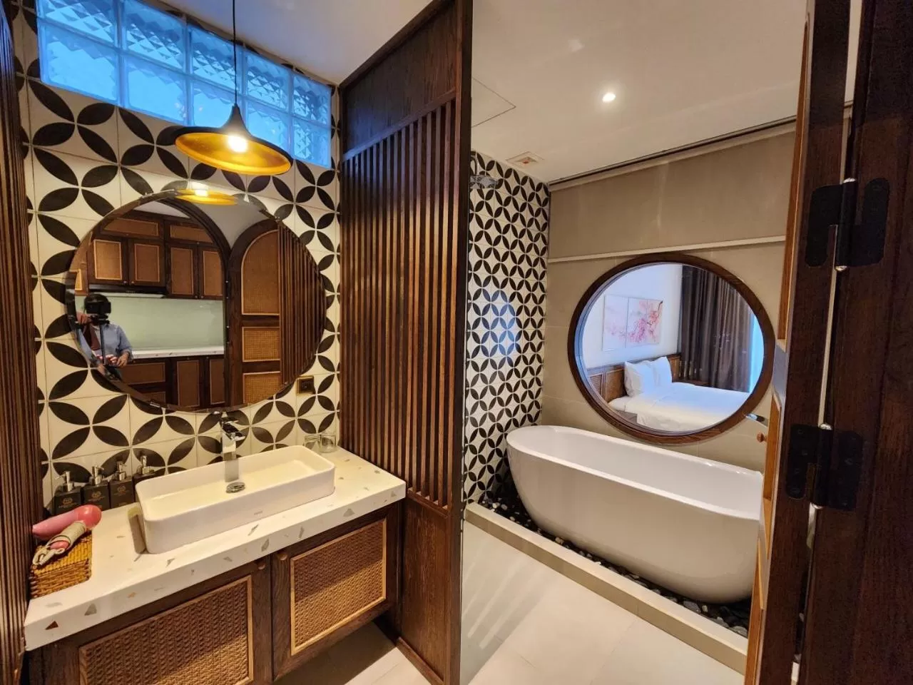 Bathroom, Bed in Hoi An Emotion Boutique Villa