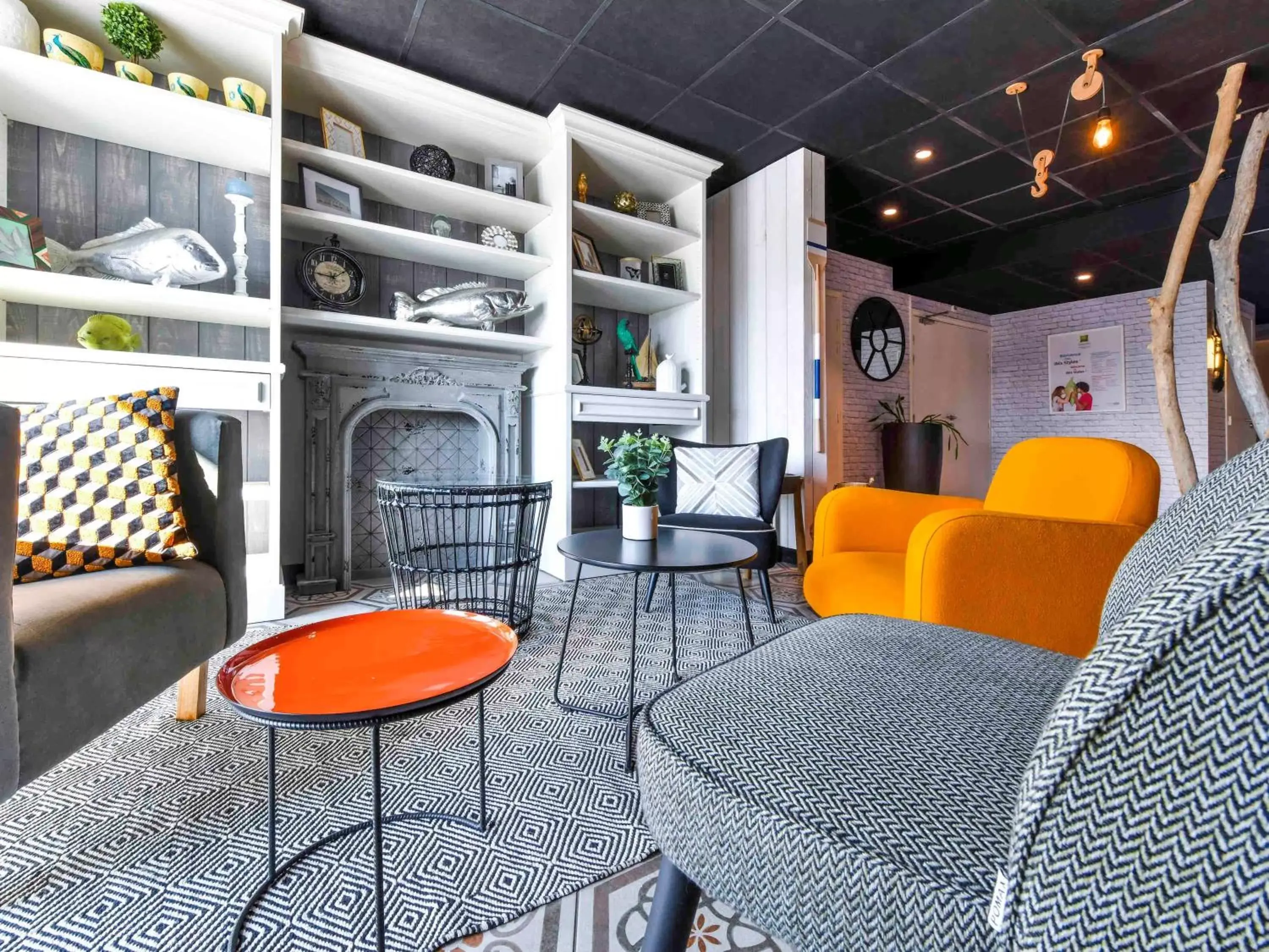 Lounge or bar in ibis styles La Rochelle Thalasso Chatelaillon Lounge or bar in ibis styles La Rochelle Thalasso Chatelaillon