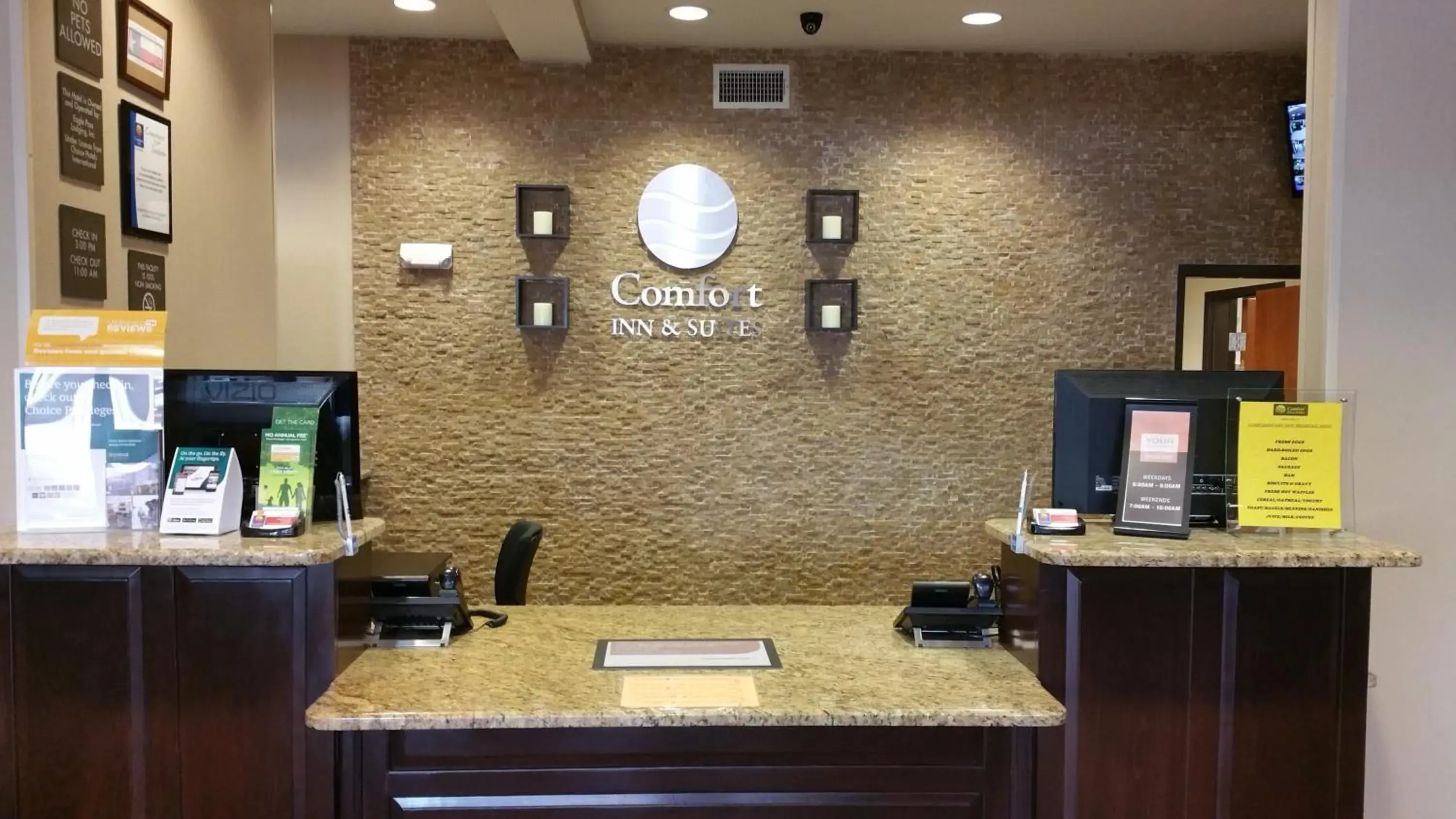 Lobby or reception in Comfort Inn & Suites Lakeside