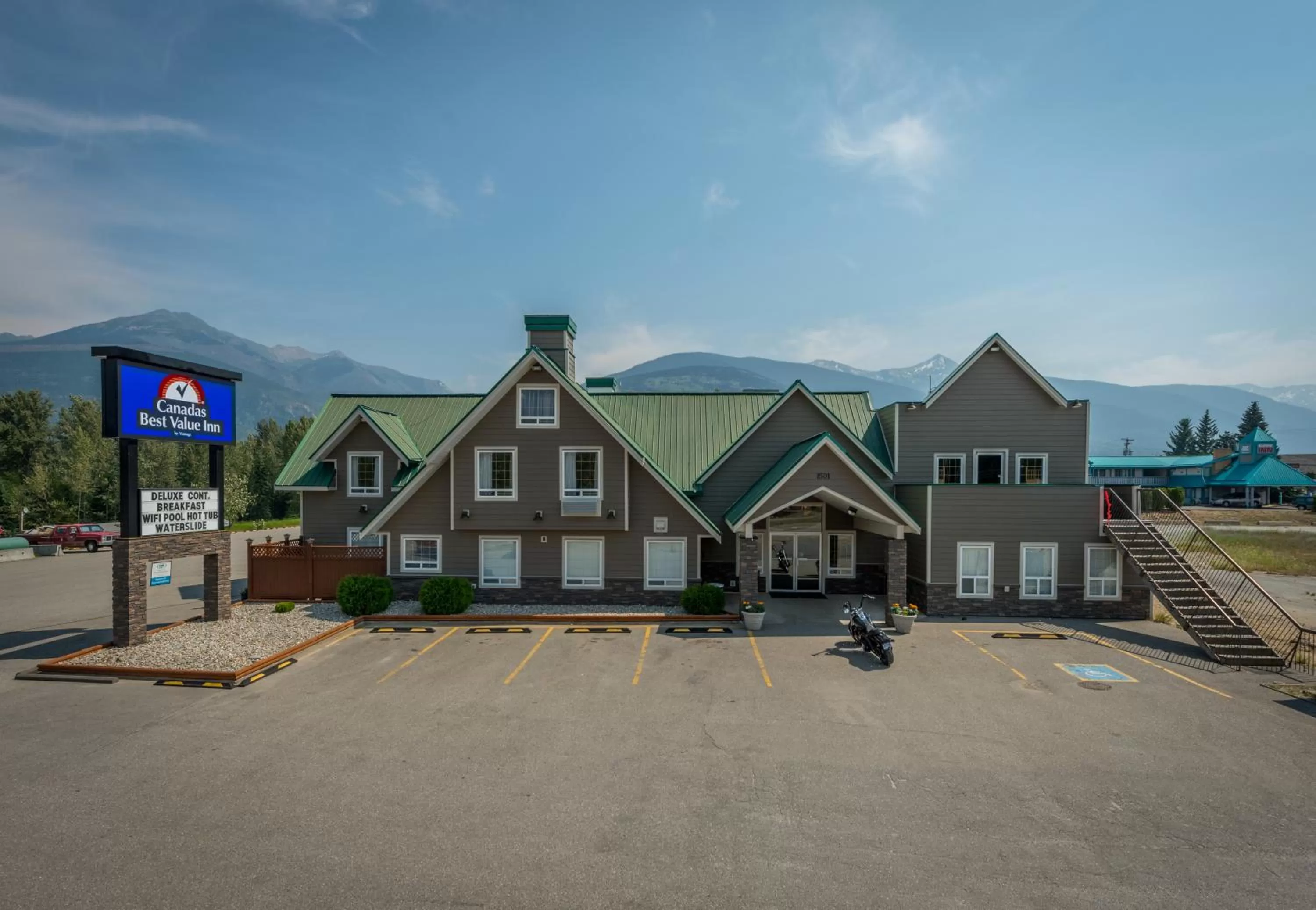 Facade/entrance in Canadas Best Value Inn Valemount