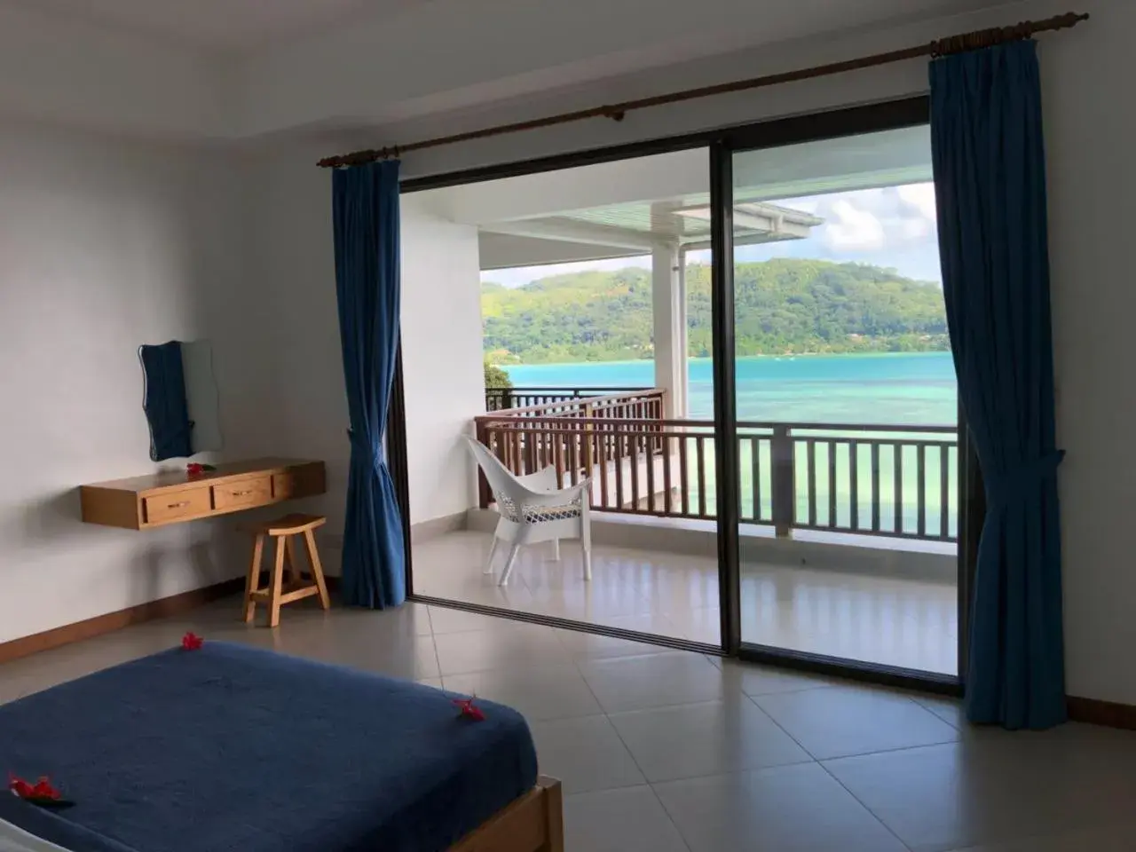 Balcony/Terrace, Bed in Sailfish Beach Villas Balcony/Terrace, Bed in Sailfish Beach Villas