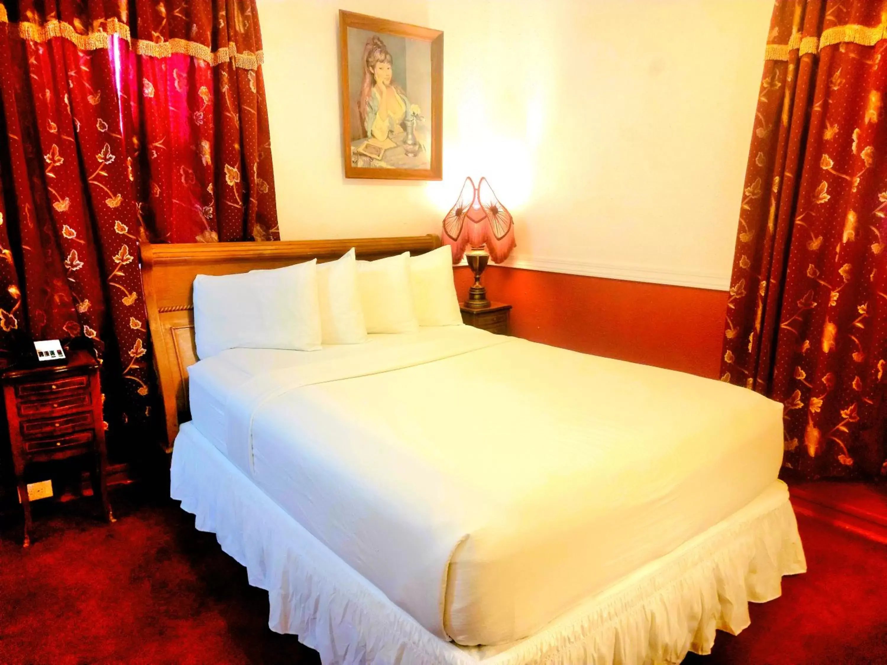 Deluxe Queen Room in Copper Queen Hotel Deluxe Queen Room in Copper Queen Hotel