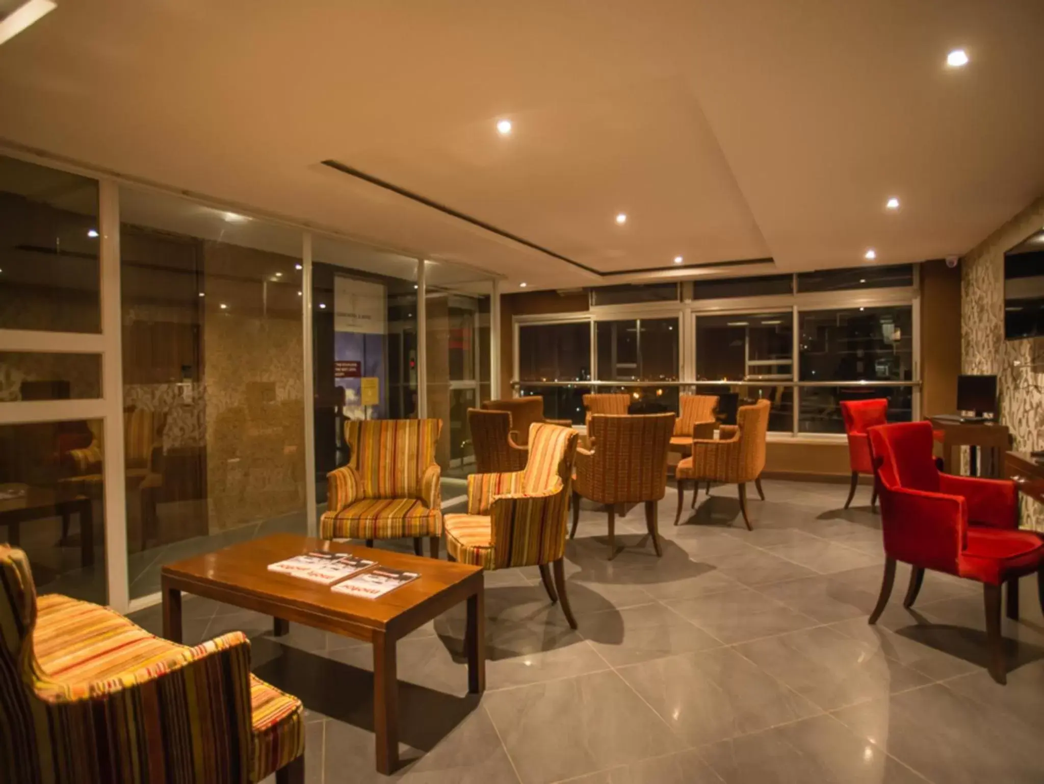 Communal lounge/ TV room, Restaurant/Places to Eat in Cloud Hotel & Suites