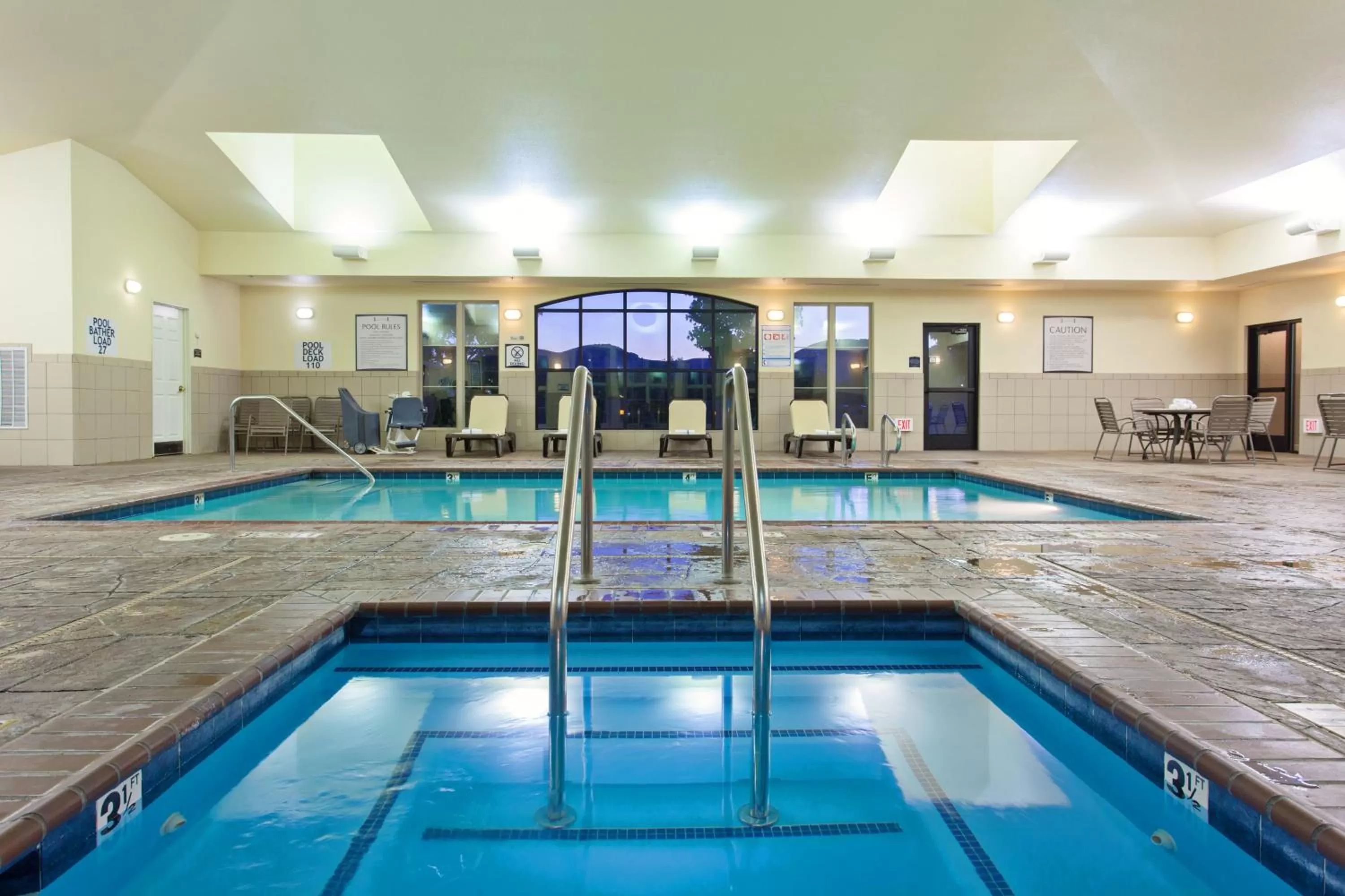 Swimming pool in Staybridge Suites Fairfield Napa Valley Area by IHG