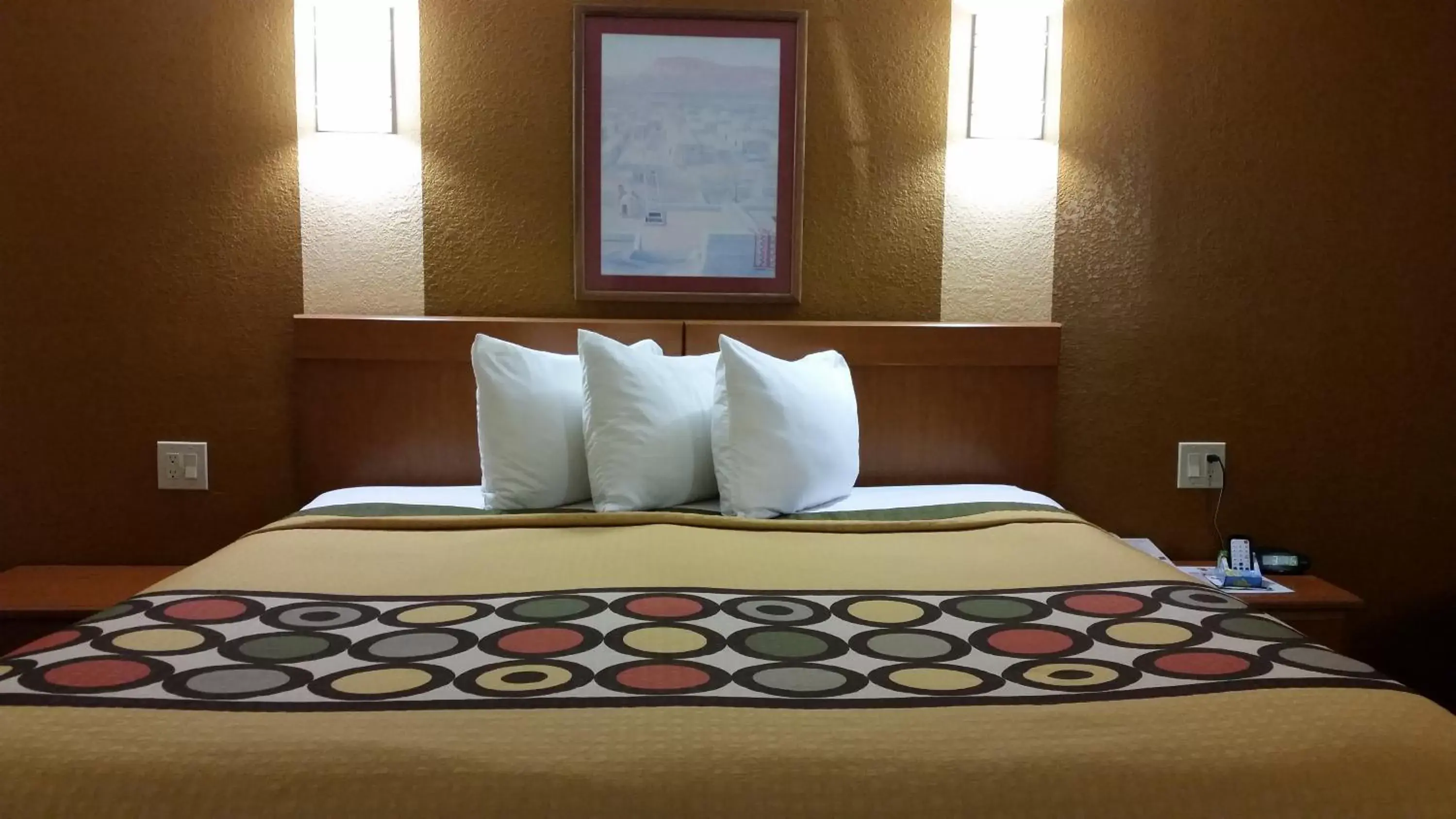 Photo of the whole room, Bed in Super 8 by Wyndham Waco/Mall area TX