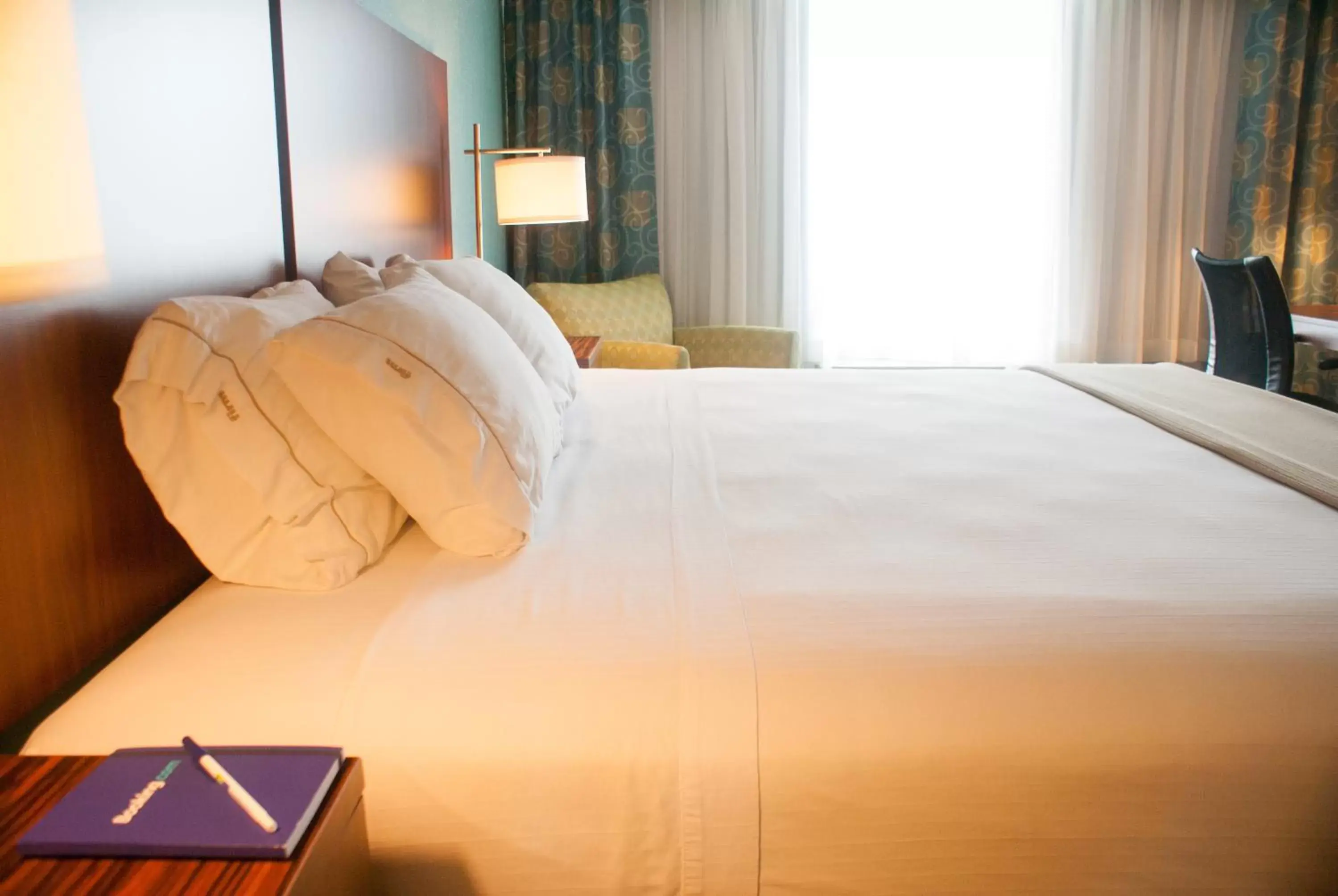 Bed in Holiday Inn Express & Suites Jacksonville South - I-295, an IHG Hotel