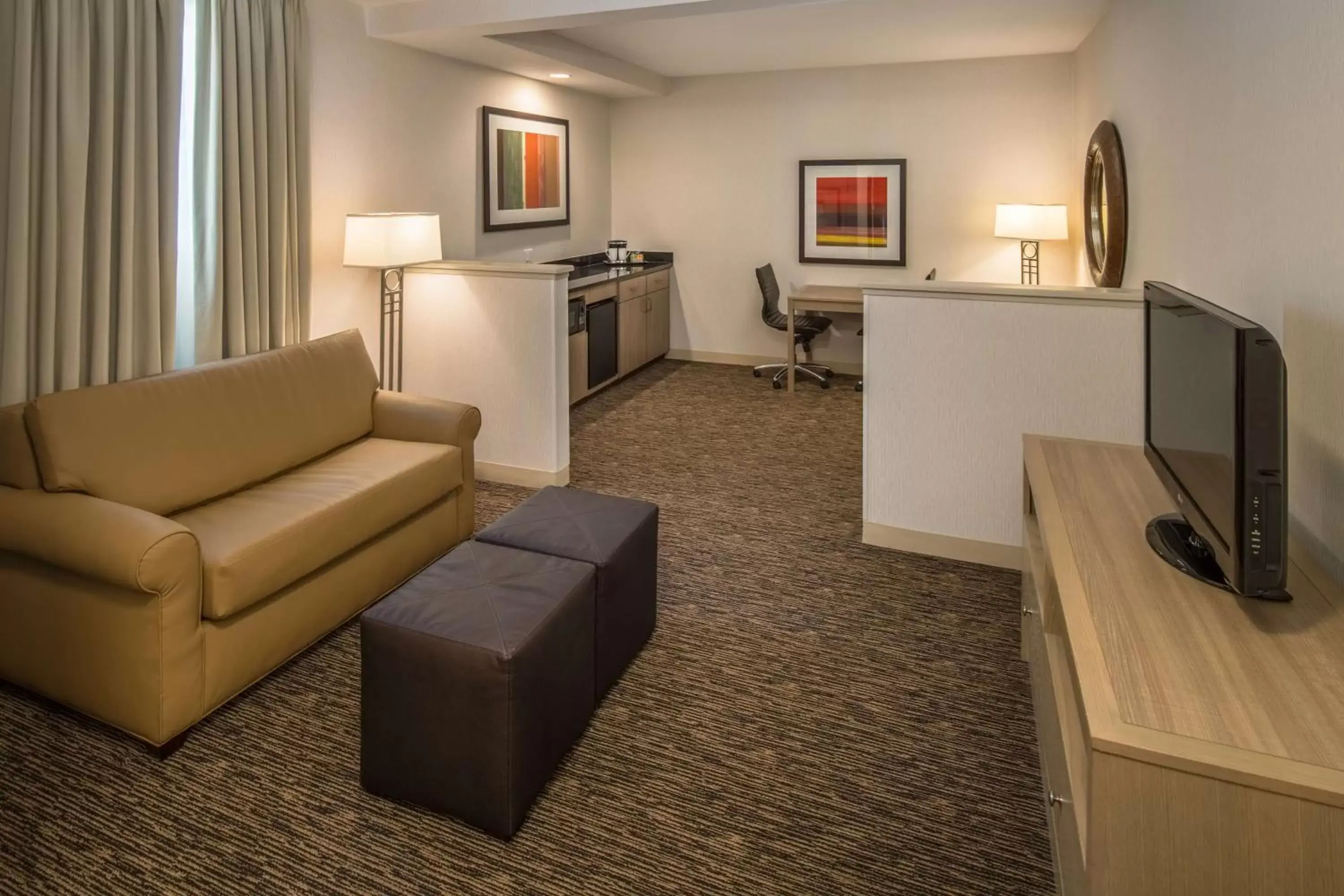 Bedroom, Seating Area in DoubleTree by Hilton Vancouver