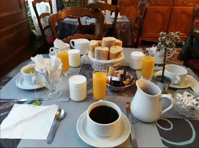 Breakfast in Hotel de l'Academie Place Stanislas, Nancy Centre , Gare et Congrés