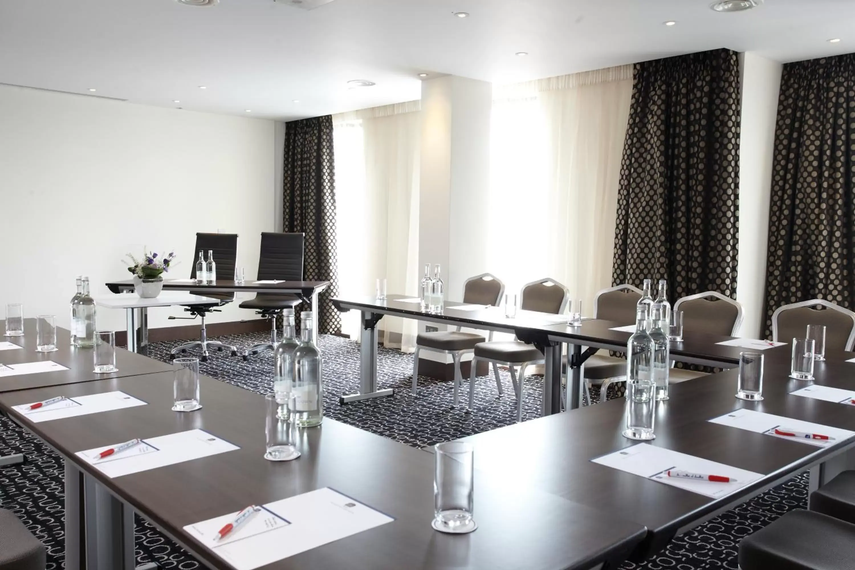 Business facilities, Business Area/Conference Room in Park Grand London Heathrow
