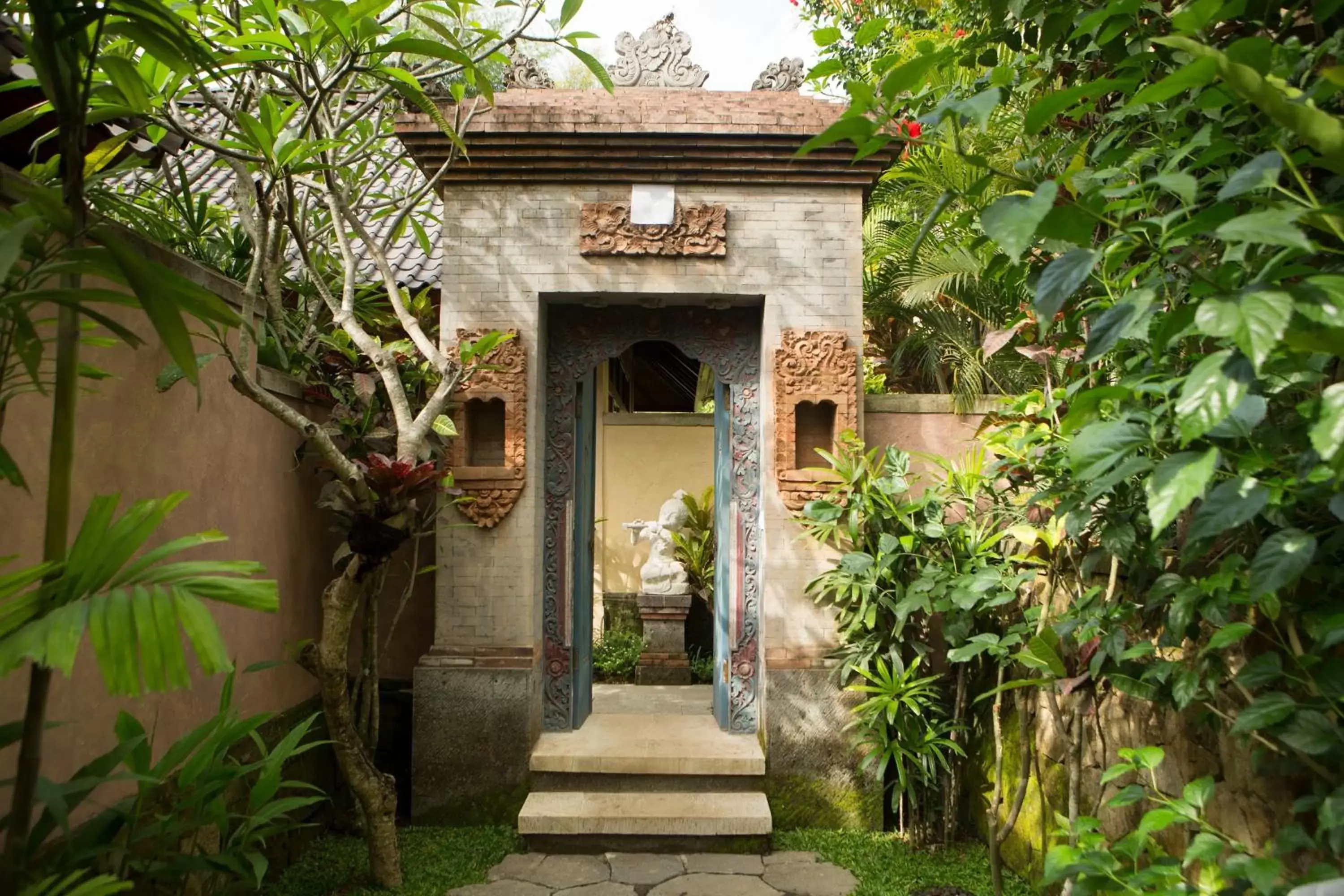 Facade/entrance in Dwaraka The Royal Villas