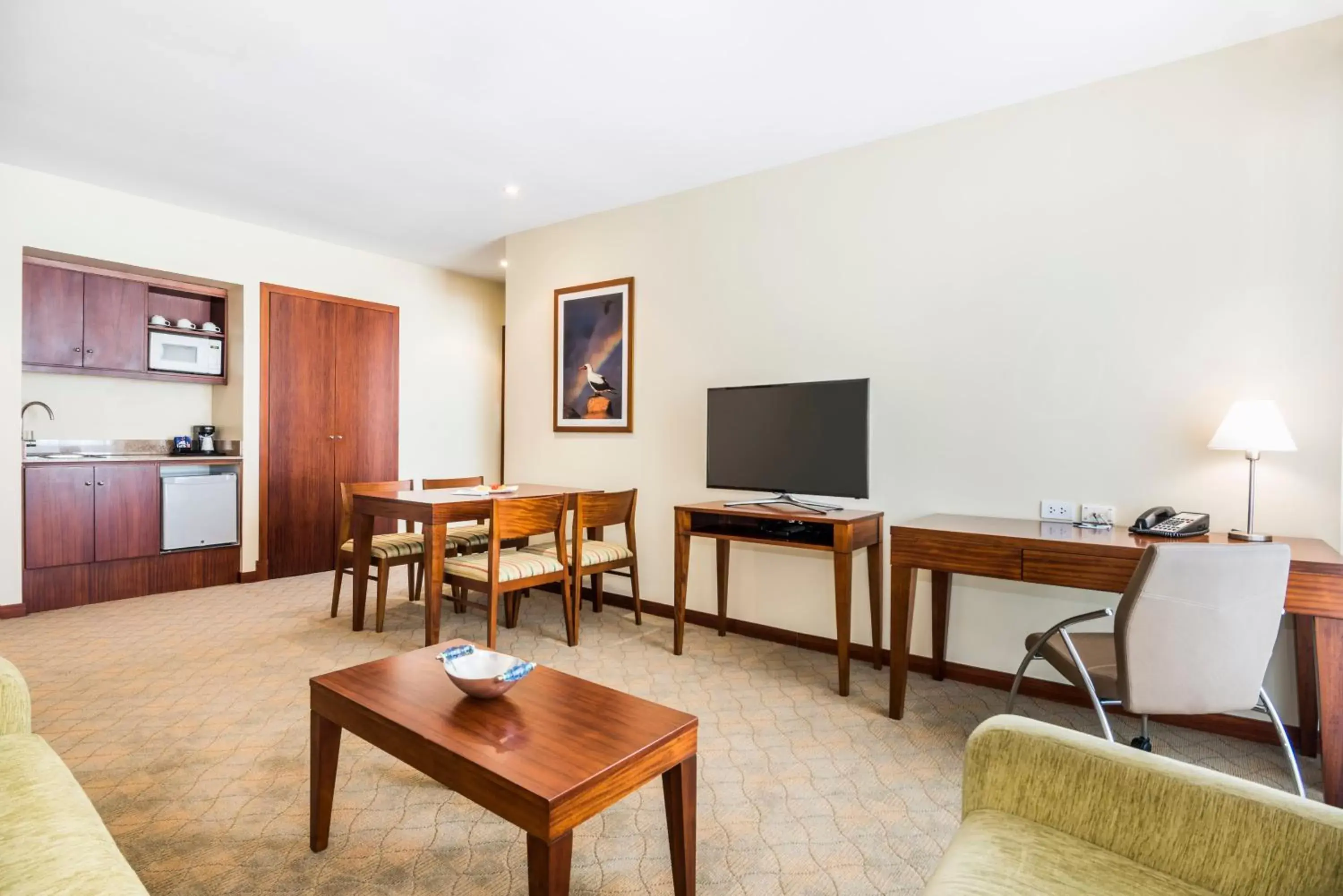 Photo of the whole room, TV/Entertainment Center in Holiday Inn Express Quito, an IHG Hotel