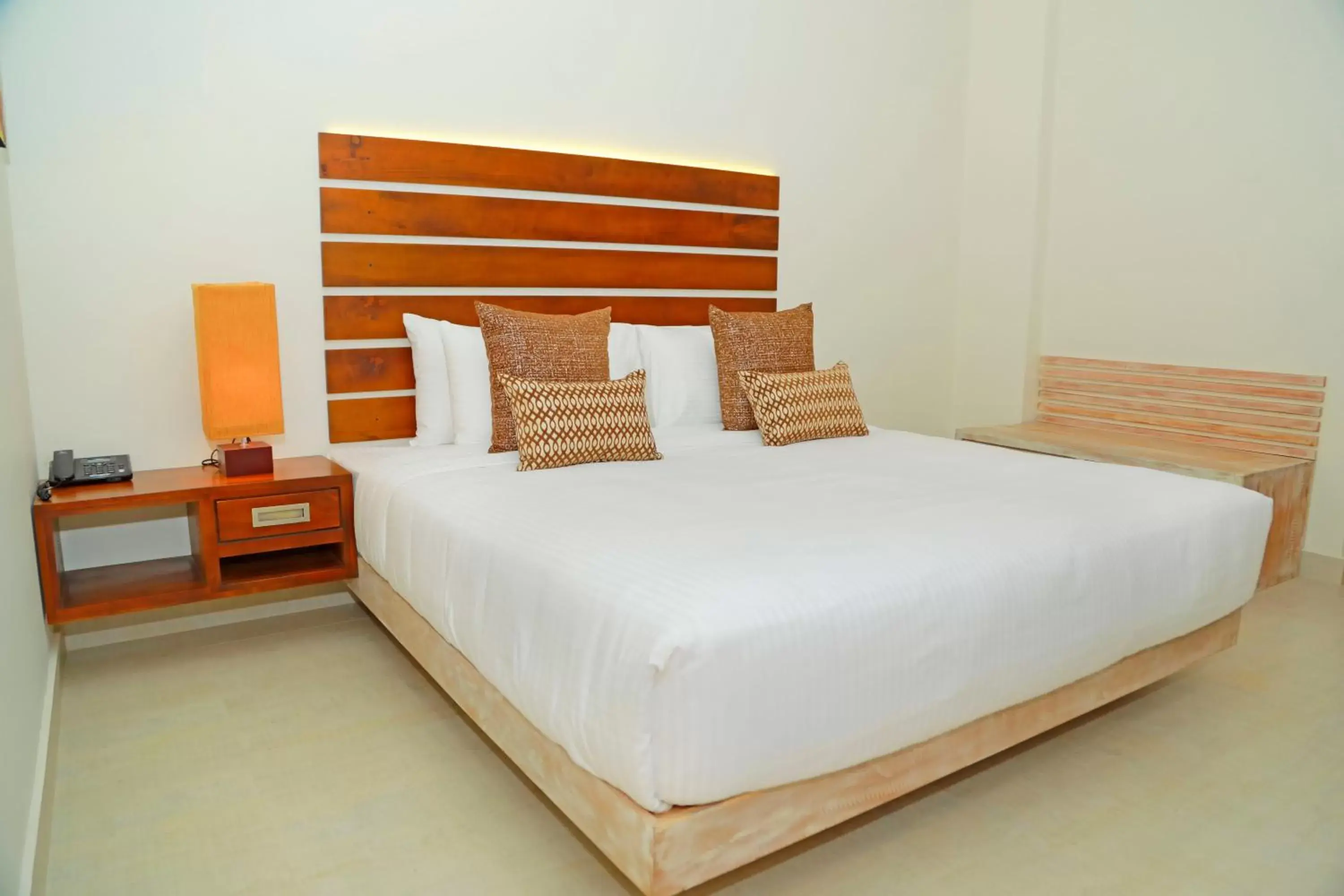 Bed in Hotel Cloud 9 Negombo