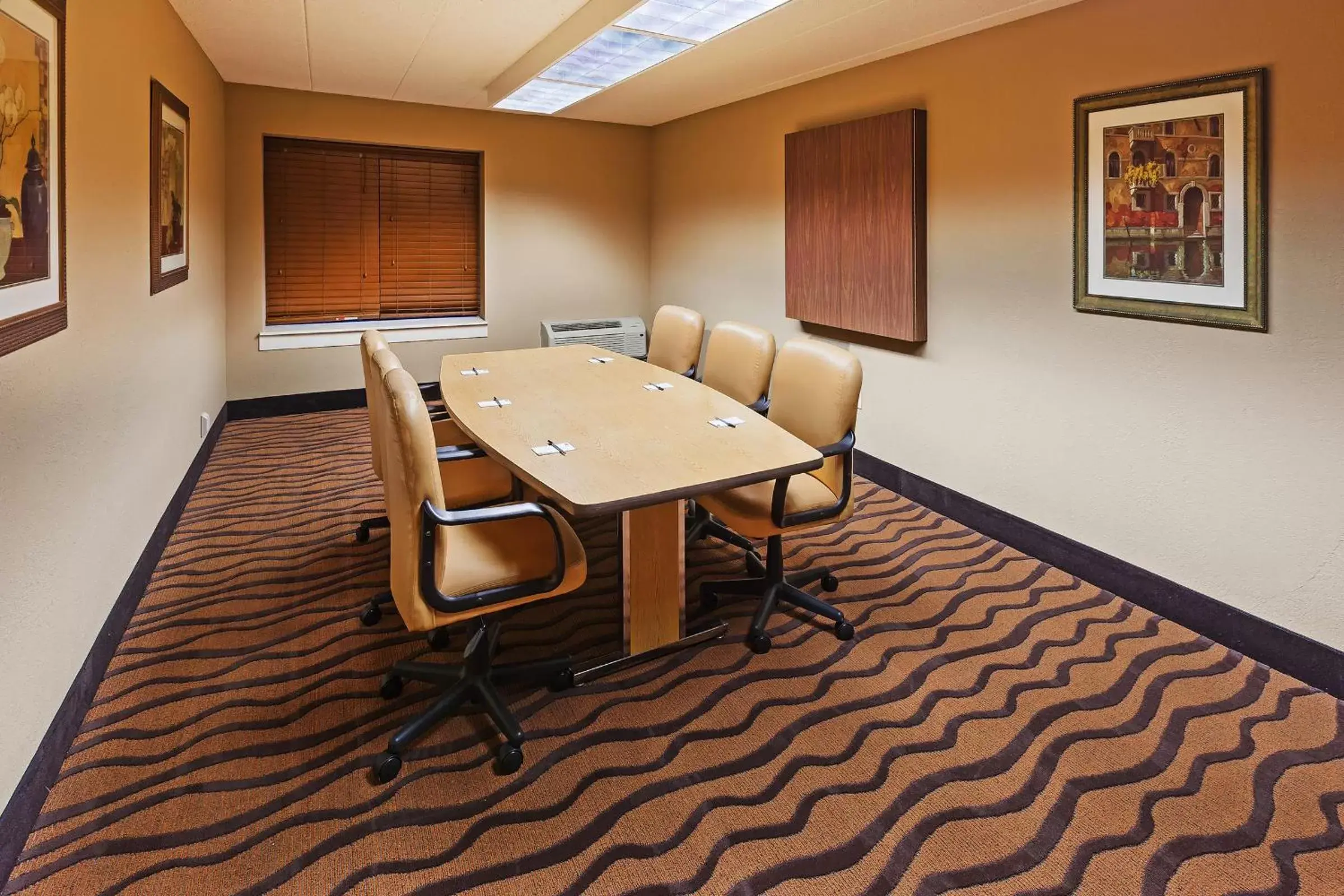 Banquet/Function facilities, Business Area/Conference Room in AmericInn by Wyndham Omaha
