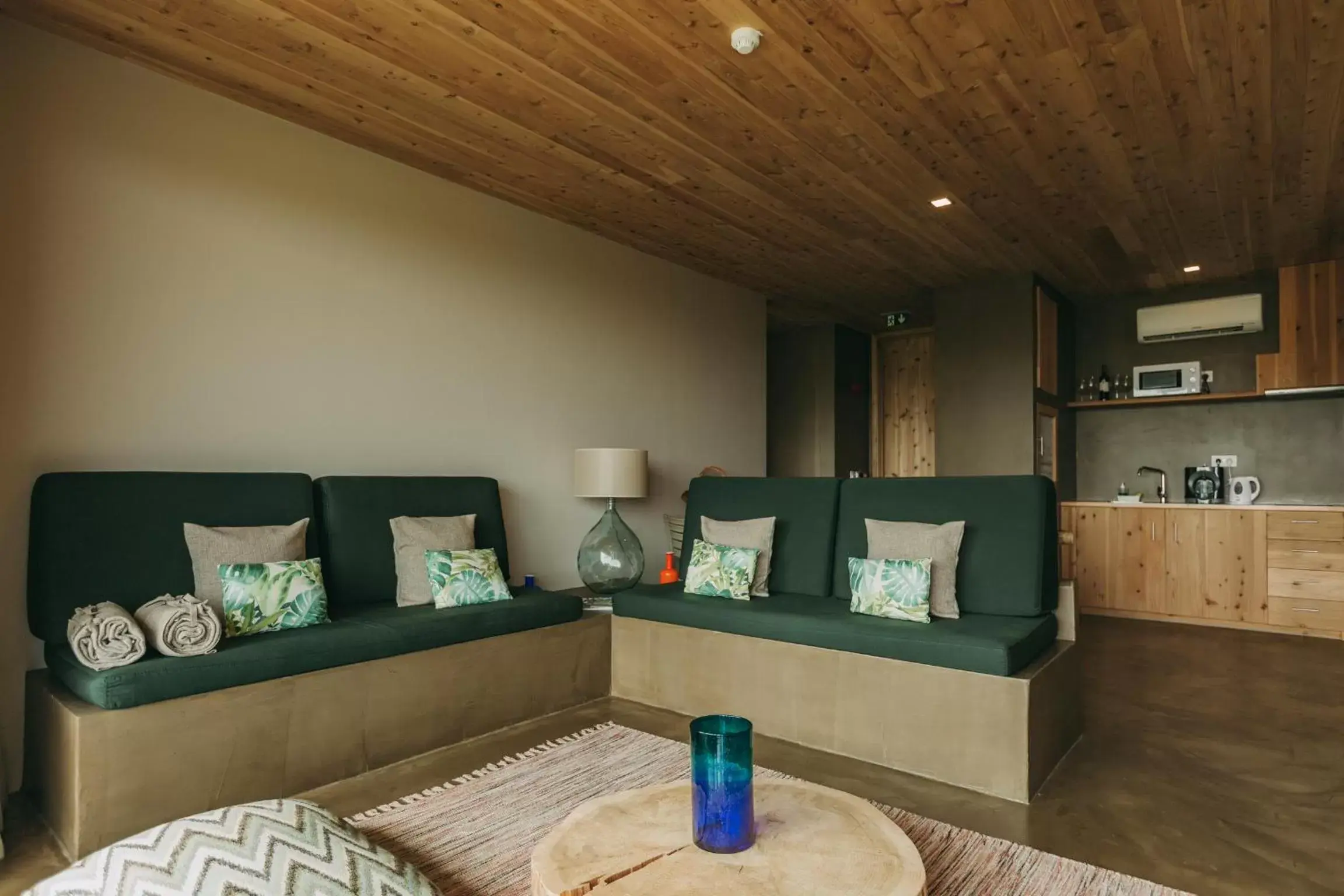 Kitchen or kitchenette, Seating Area in Santa Barbara Eco-Beach Resort