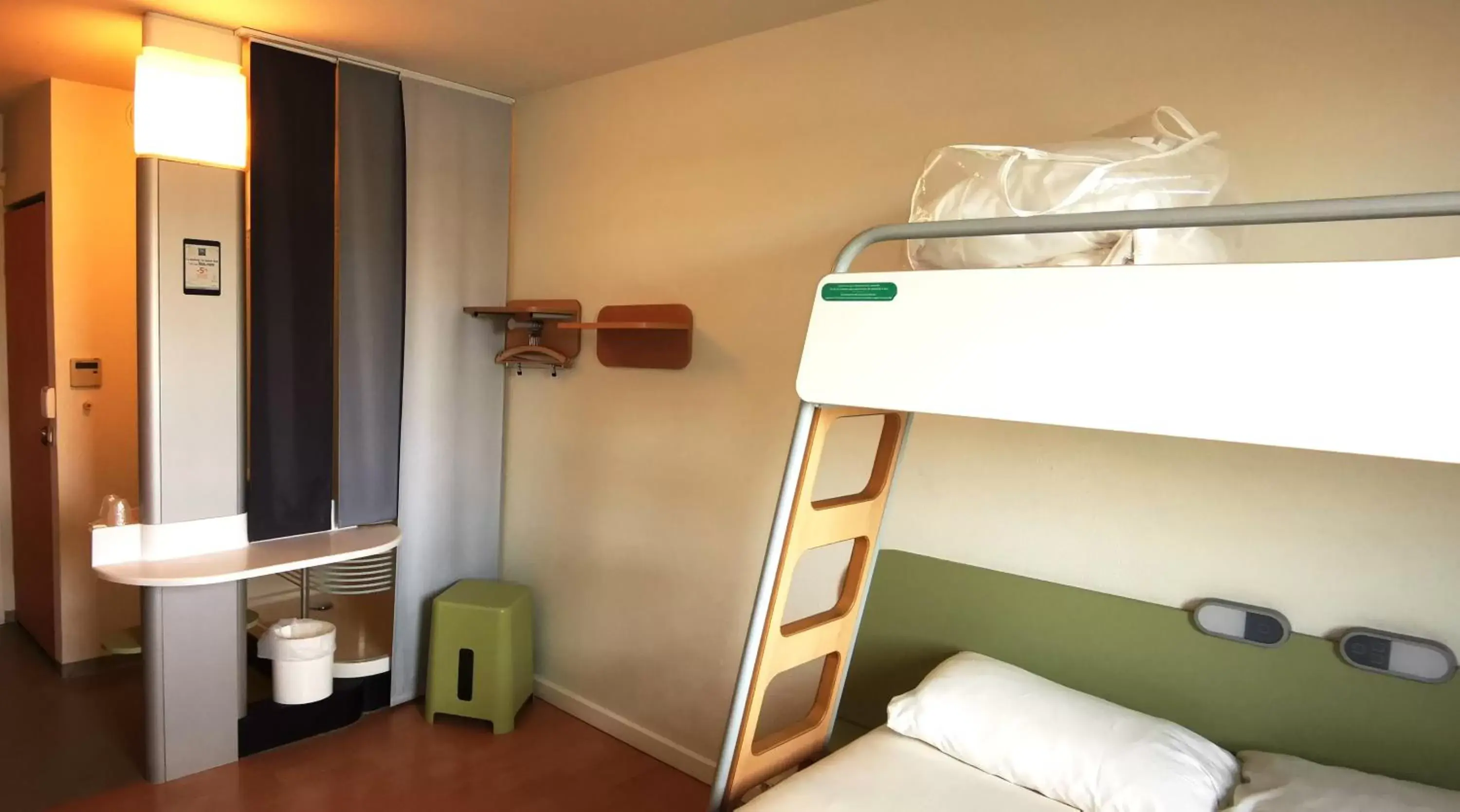 bunk bed in ibis budget Nimes Centre Gare