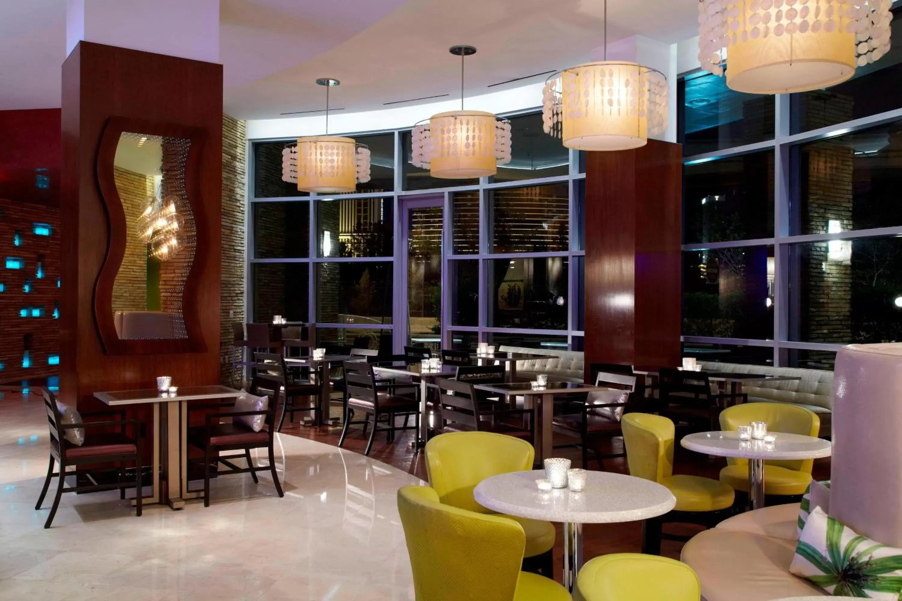Restaurant/Places to Eat in Renaissance Las Vegas Hotel