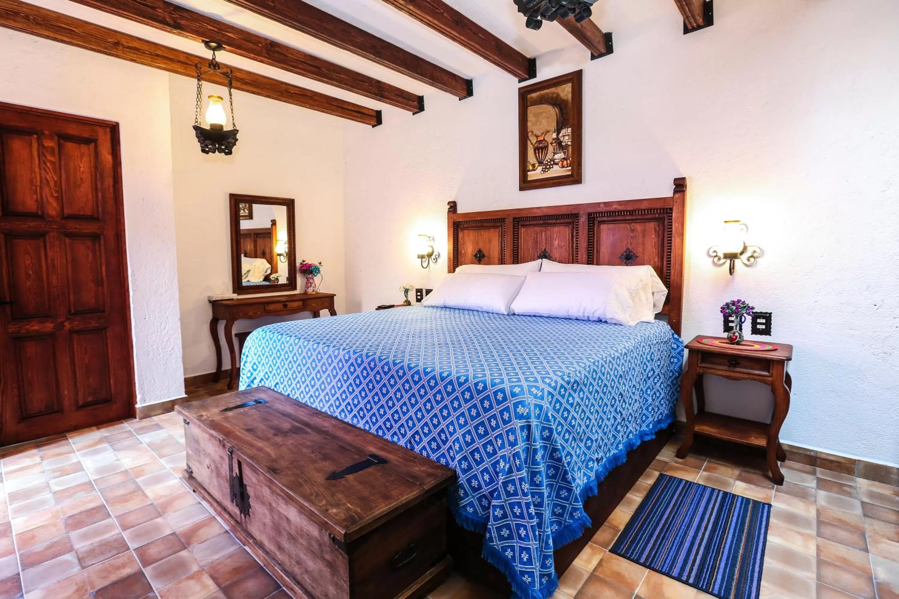 Photo of the whole room, Bed in El mesón del Quijote