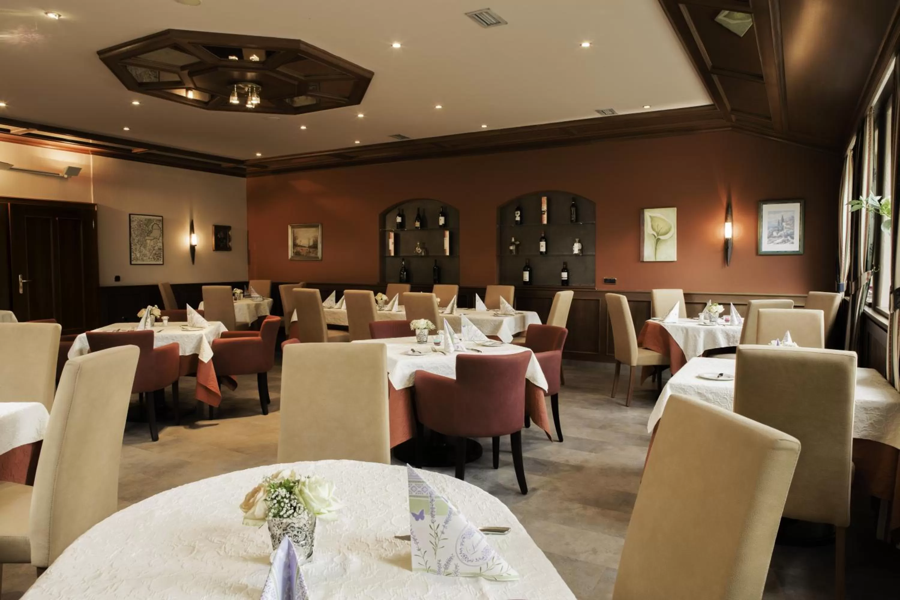 Restaurant/places to eat in Landhotel Hallnberg