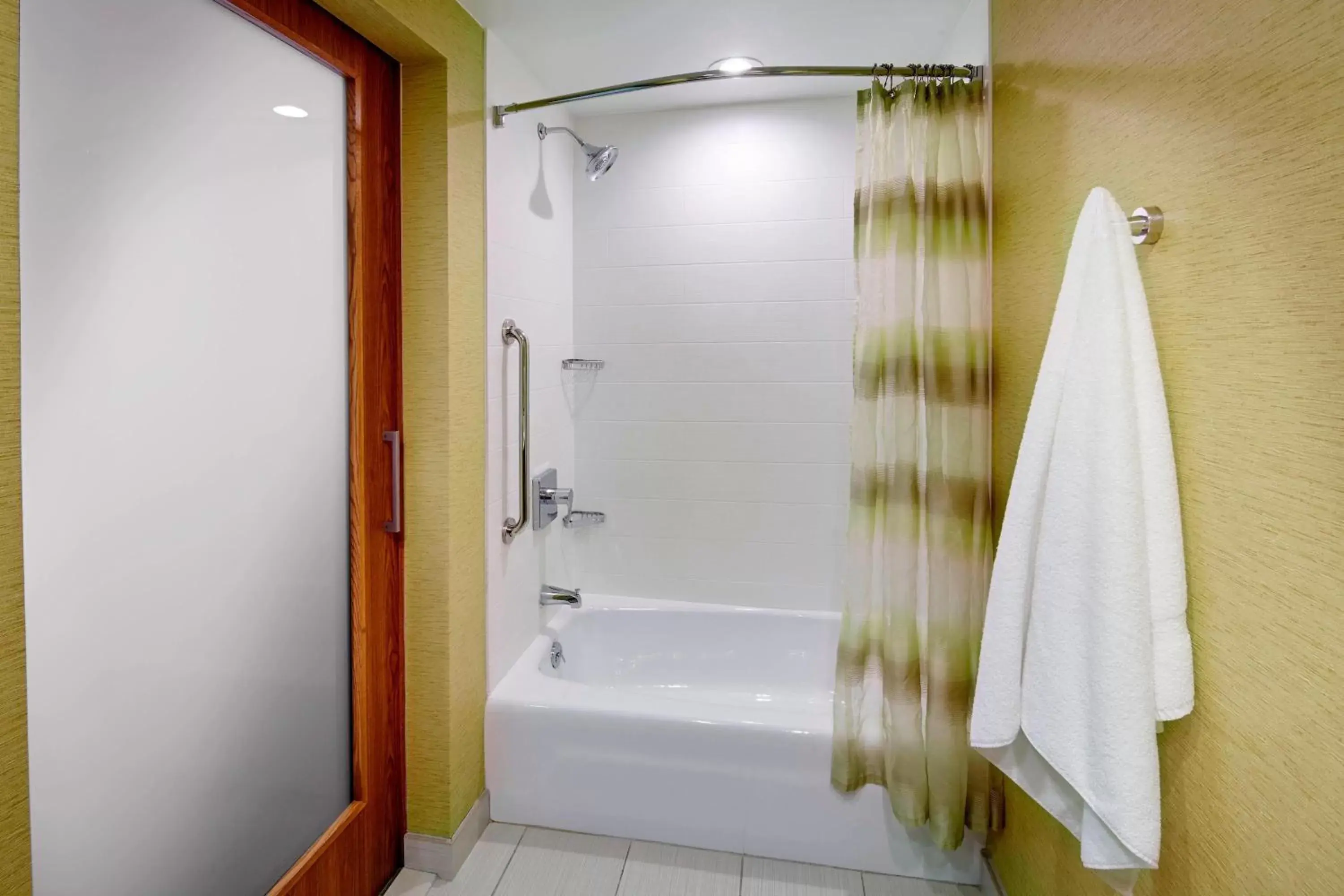 Bathroom in SpringHill Suites by Marriott Pittsburgh Latrobe