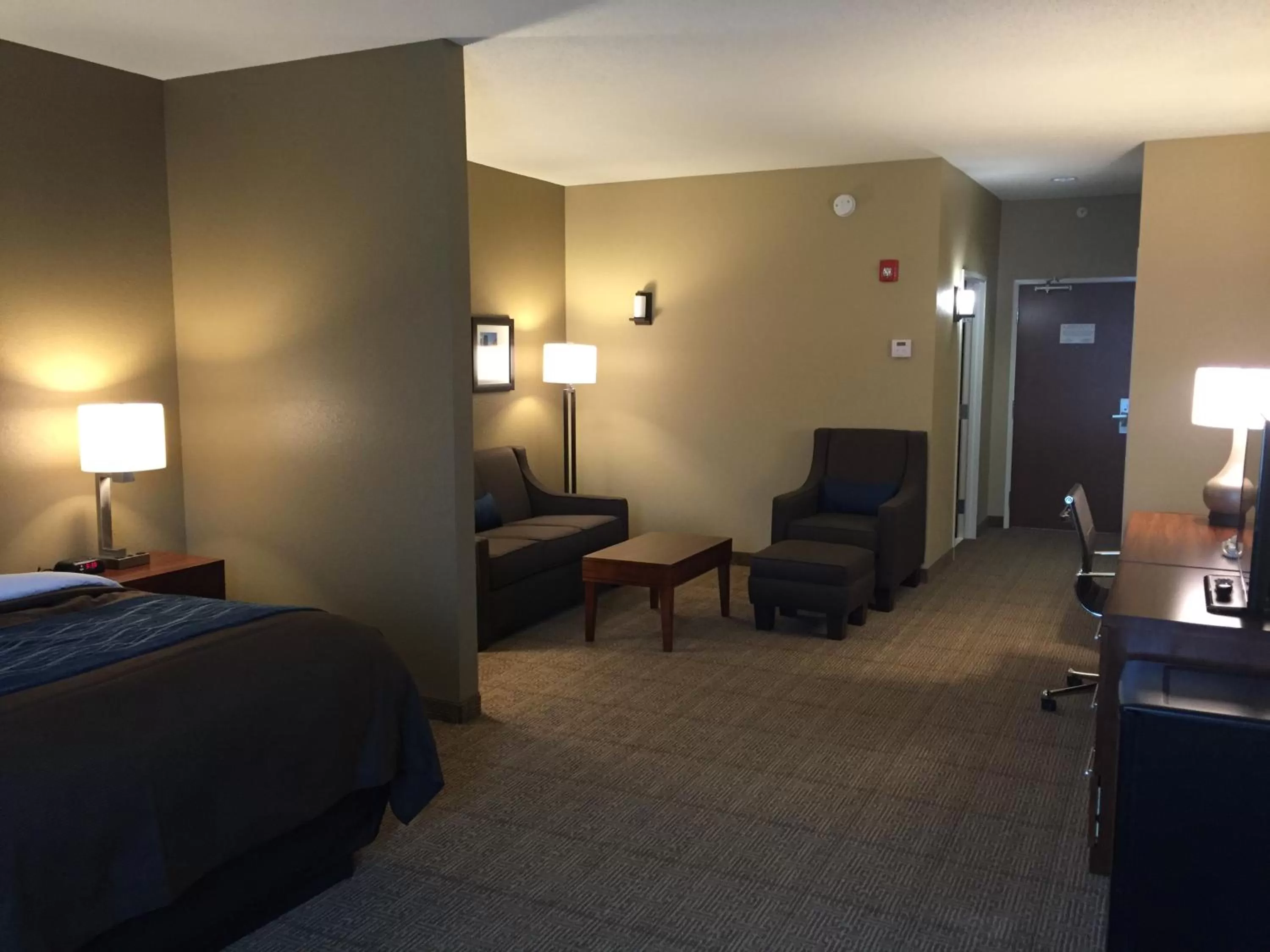 Bed in Comfort Inn & Suites Lynchburg Airport - University Area